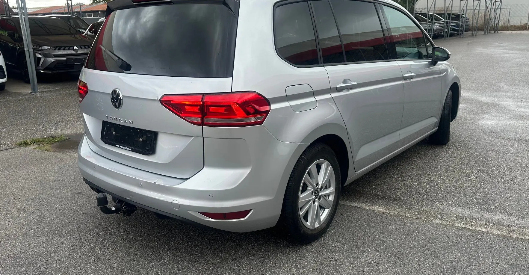 Zunanja slika - Volkswagen Touran - 2.0 TDI DSG.NAVI.KAMERA.NAREJEN VEL.SERVIS+MENJALN - 18