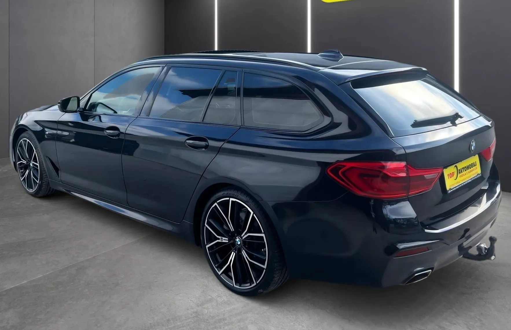 Zunanja slika - BMW Serija 5 - Touring: 520d M-PAKET FUL LED NAVI TEMP PANO PDC KLJUKA - 3