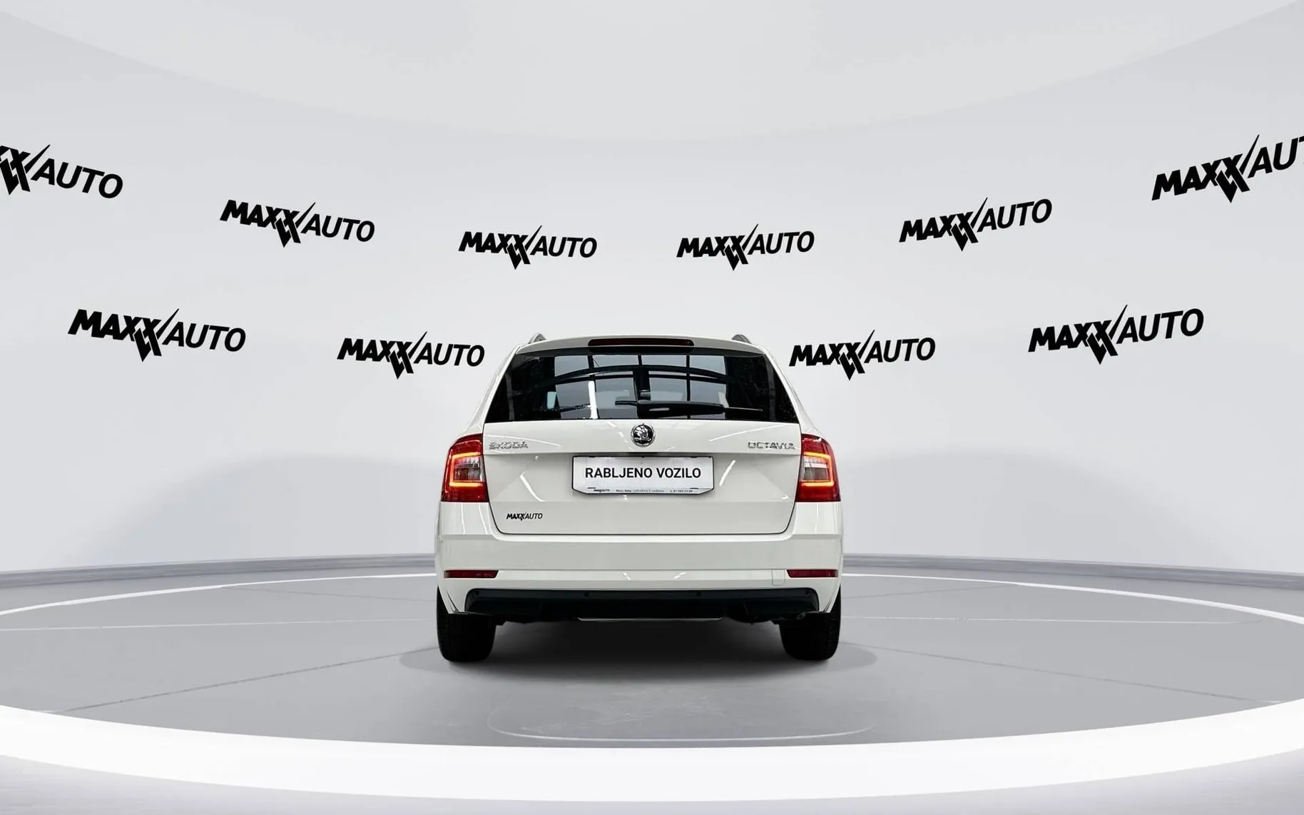 Zunanja slika - Škoda Octavia - Combi 1.6 TDI Family - 5