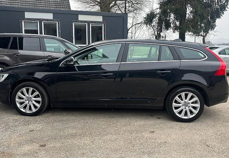Zunanja slika - Volvo V60 - D4 - DIGITALNI ŠTEVCI - ODLIČEN - 8