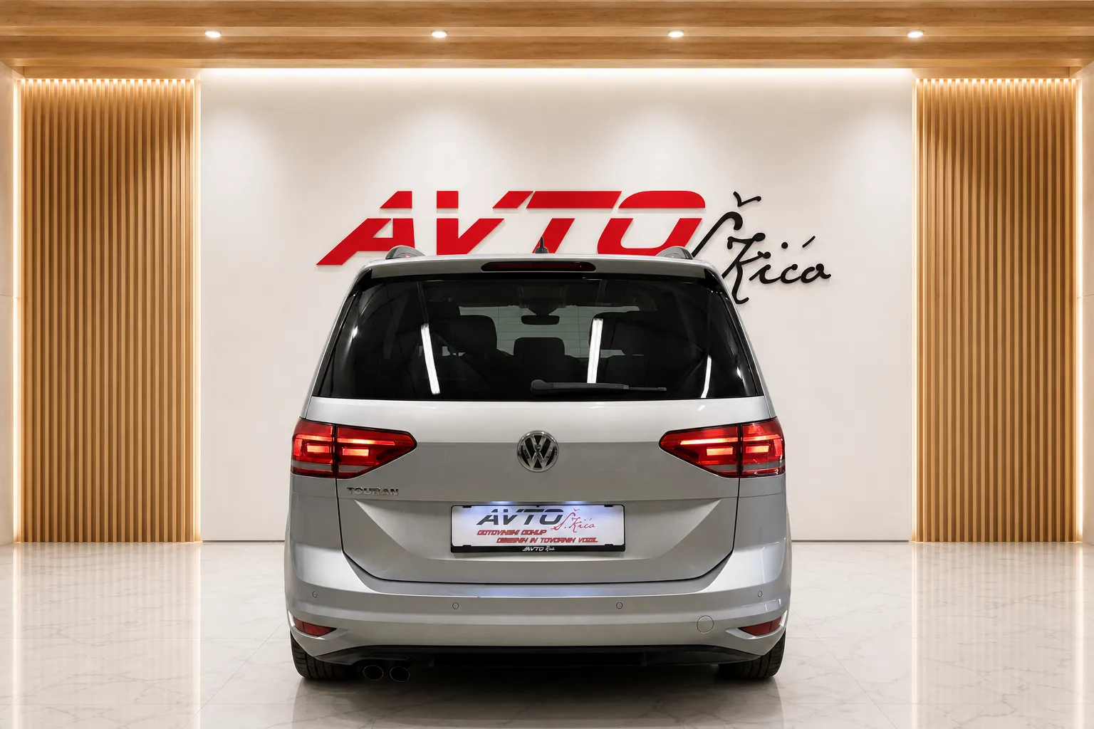 Notranja slika - VW Touran - 2.0 TDI-DSG-FULL LED-ACC-H-LINE-MASAŽA-NAVI-PDC... - 7
