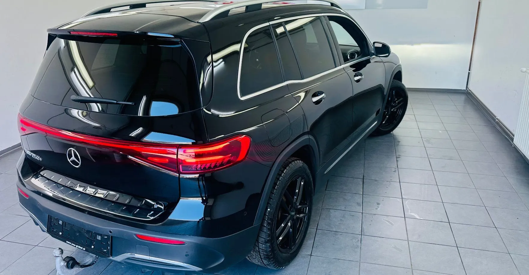 Zunanja slika - Mercedes-Benz EQB-Razred - EQB 250+ AMG Line.KAMERA.LED.USNJE.KLJUKA-SUBVENCIJA - 5
