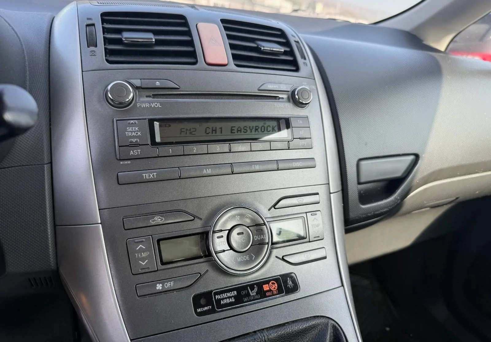Notranja slika - Toyota Auris - 2.0 D4-D NA KREDIT BREZ POLOGA - 8