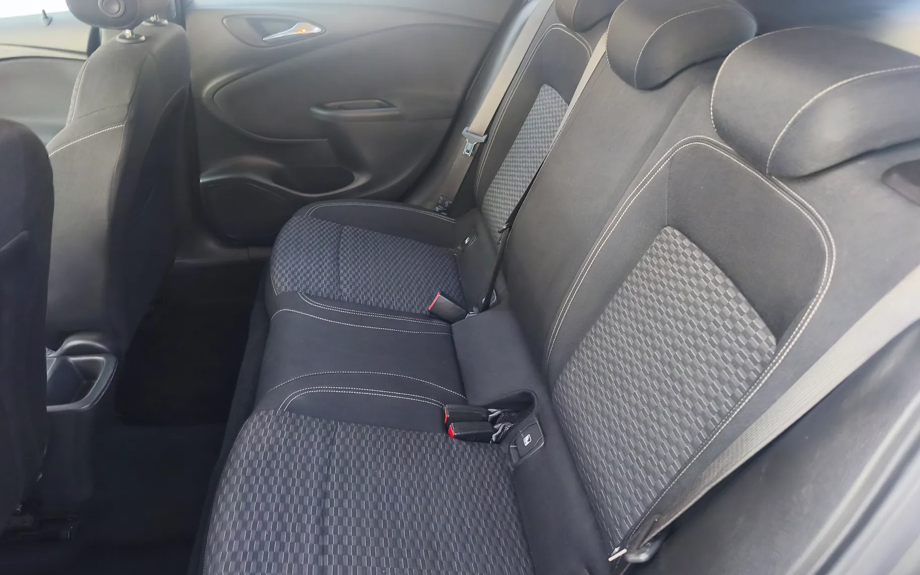 Notranja slika - Opel Astra - 1,6 CDTI Enjoy - 6