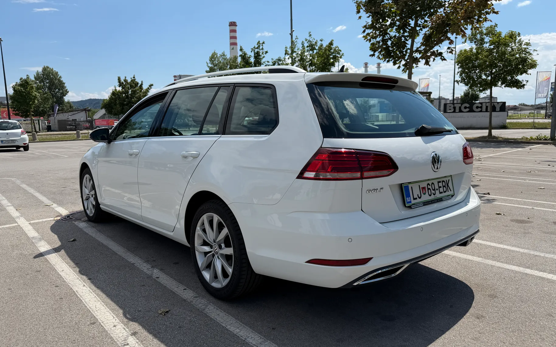 Zunanja slika - Volkswagen Golf - Variant 2,0 TDI BMT Highline DSG - 3