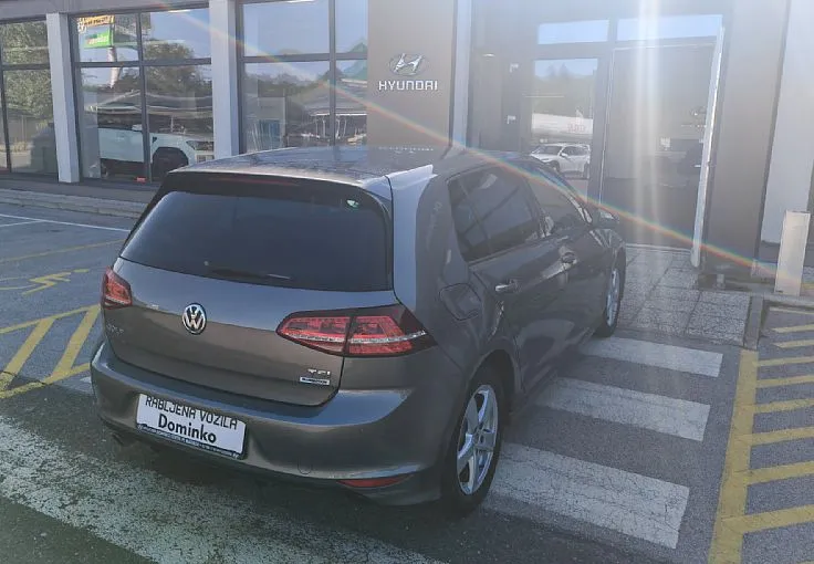 Zunanja slika - Volkswagen Golf - 1.2 TSI BMT Comfortline R-Line 1 lastnik - 4