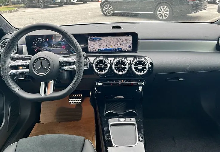 Zunanja slika - Mercedes-Benz A-Razred - 180 AMG Line EDITION Avt. - 8