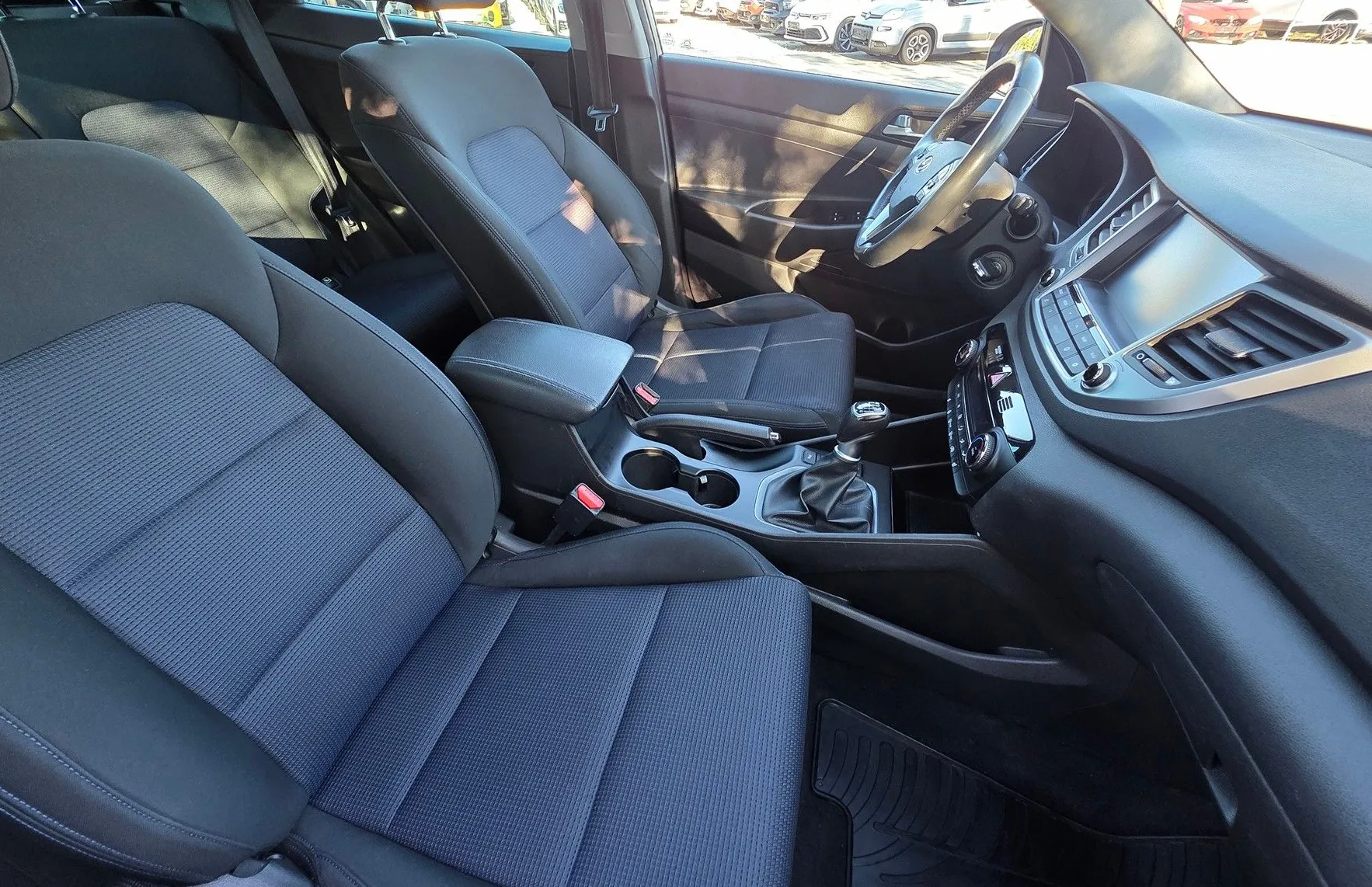 Zunanja slika - Hyundai Tucson - 1.6 GDI PREMIUM LED-KAMERA-NAVI-ALU-SLOVENSKI - 11
