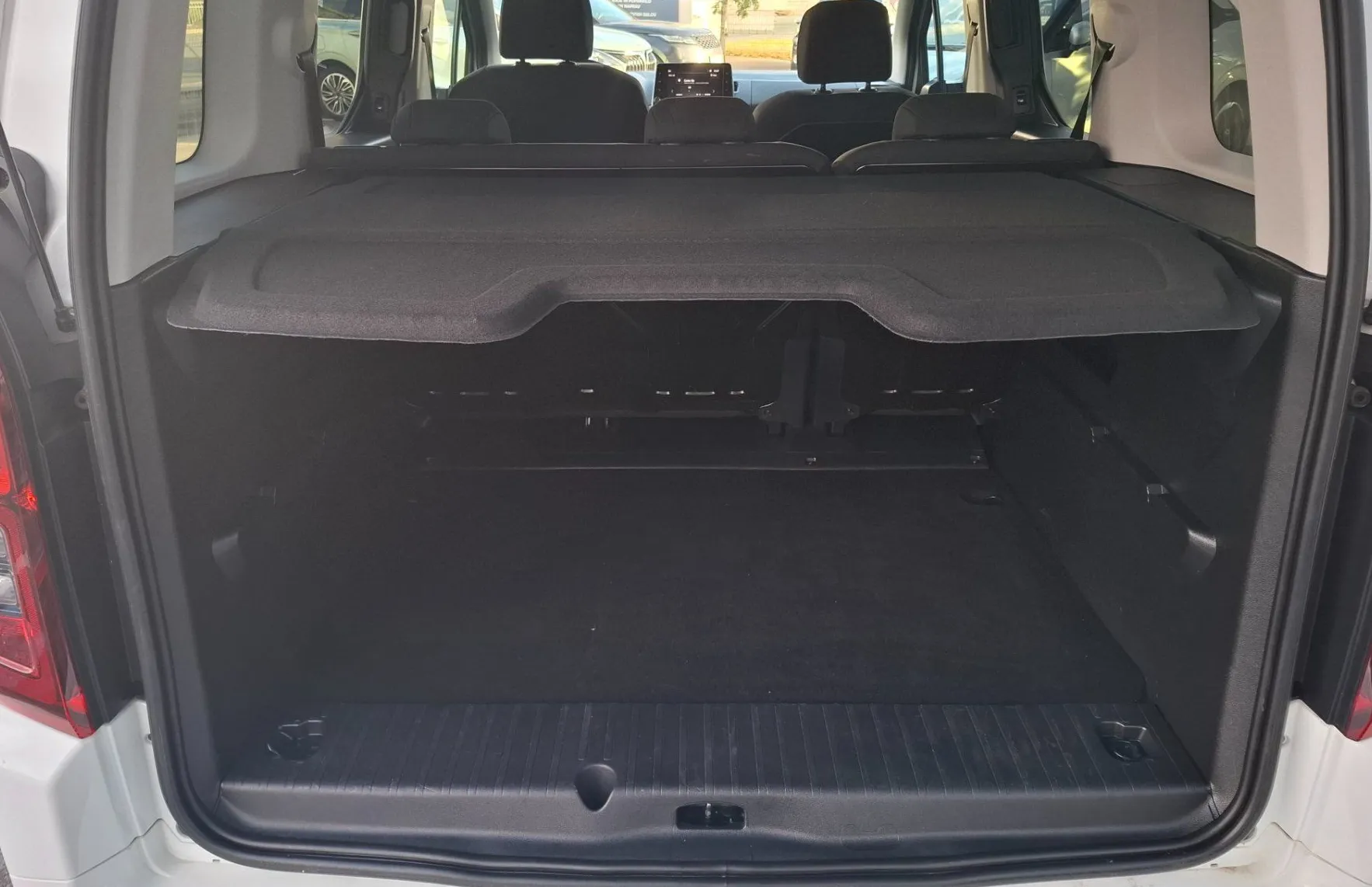 Zunanja slika - Opel Combo - 1.5 HDI 96KW SERVISNA ZGODOVINA + MALO KM - 13