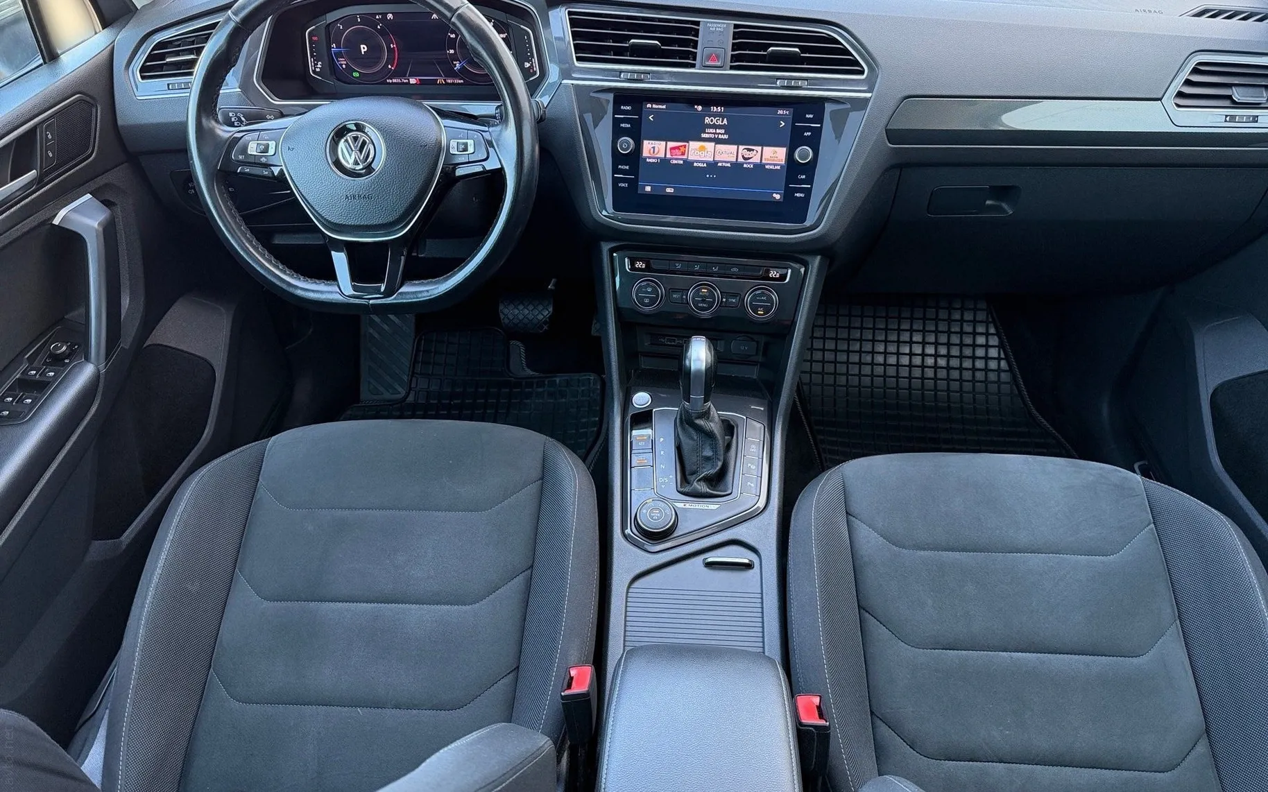 Notranja slika - Volkswagen Tiguan - 4motion 2.0 TDI Highline DSG-Panorama-Vl. kljuka - 10