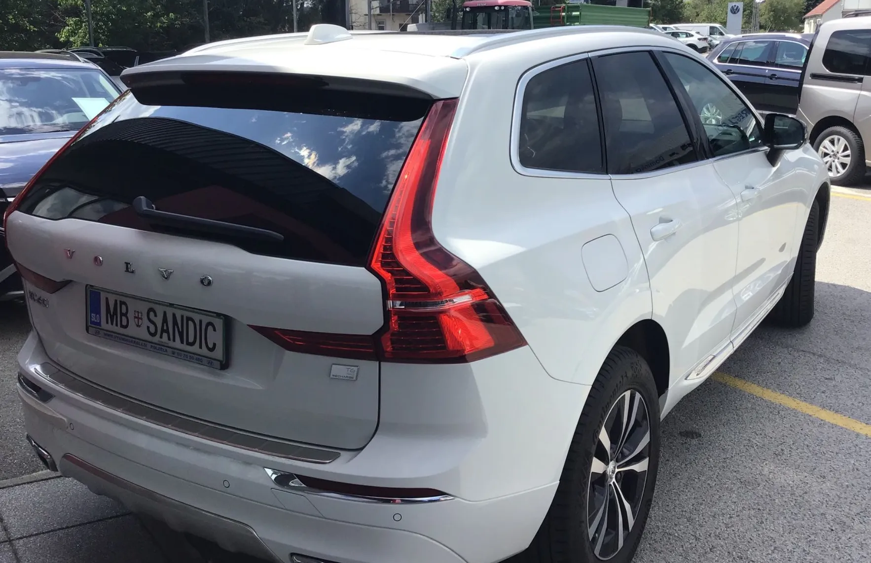 Zunanja slika - Volvo XC60 - B5P AWD Momentum Pro Avt. - 5
