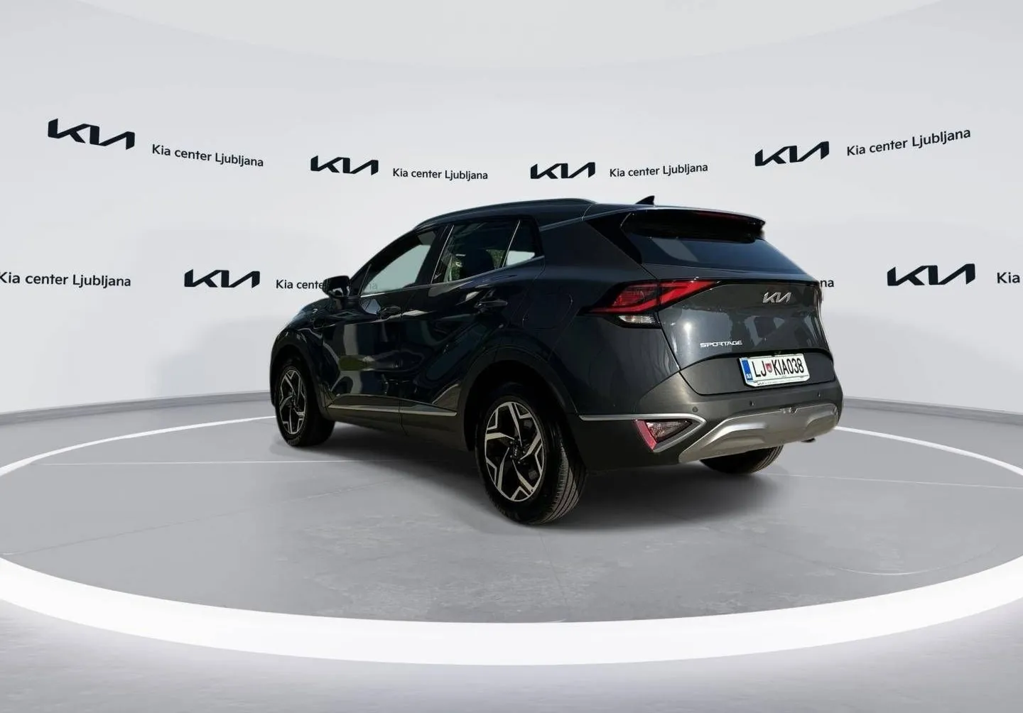 Notranja slika - KIA Sportage - 1.6 T-GDI MHEV LX Fresh ISG DCT - 7
