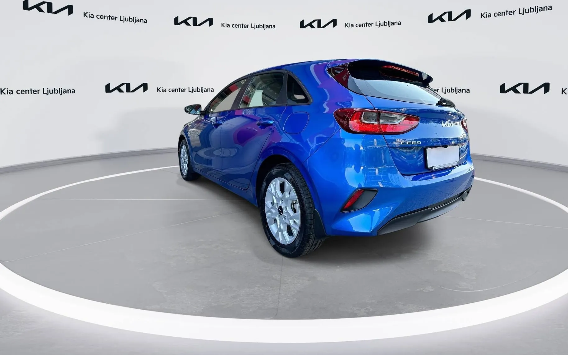 Notranja slika - KIA Ceed - 1.0 T-GDi EX Champion + ISG MT - 7