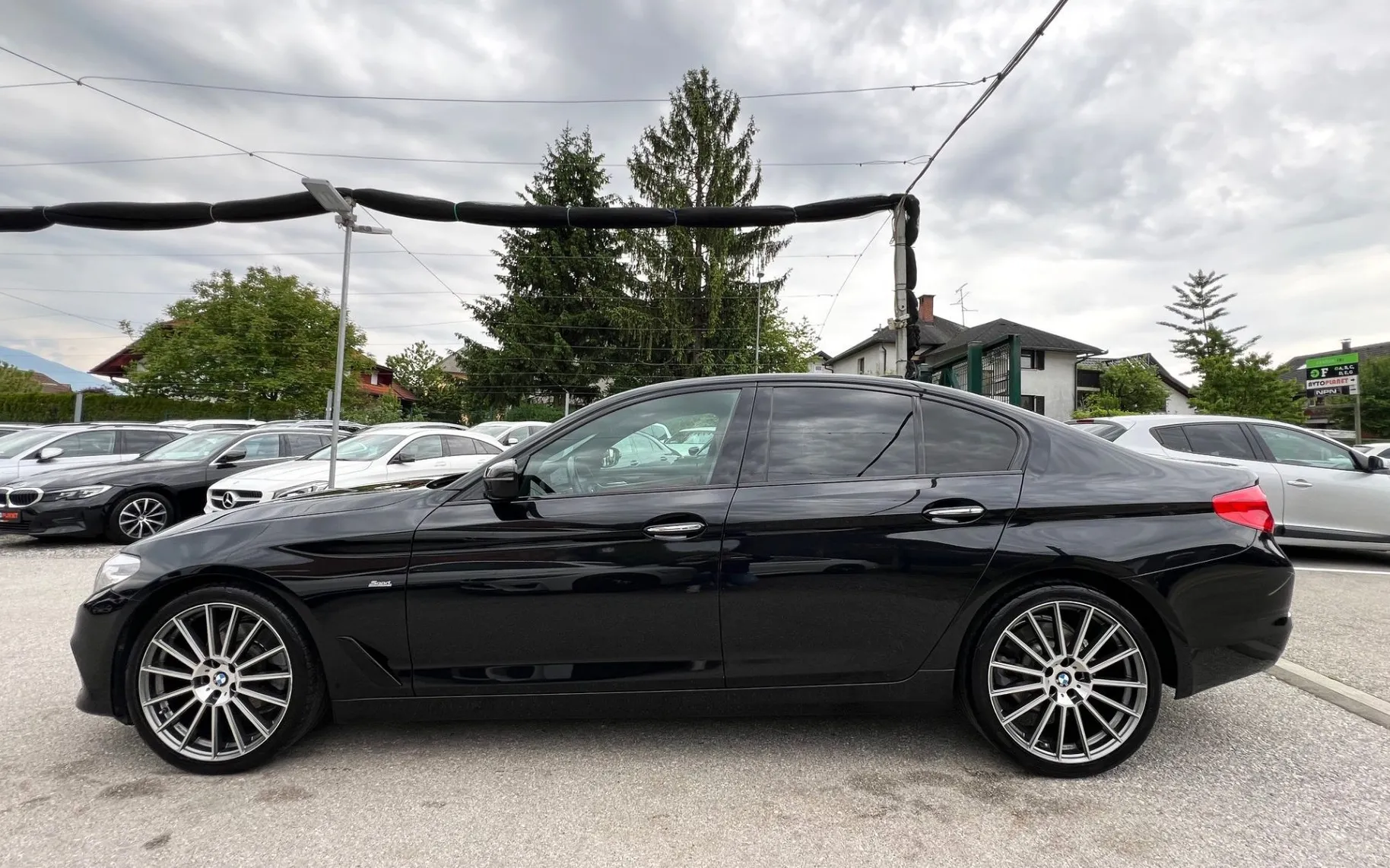 Zunanja slika - BMW Serija 5 - : 520d AUT. SPORTLiNE FULL LED HEADuP ŠIBEDAH ALU20 - 3