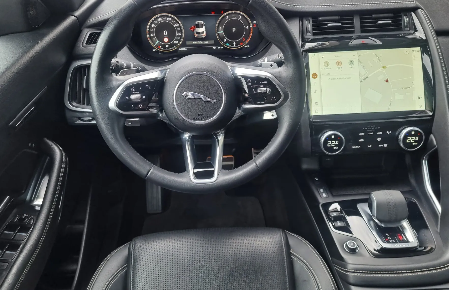 Zunanja slika - Jaguar E-PACE - 2.0 D165 MHEV R-DYNAMIC AWD - AVTOMATIK - ODLIČEN - 11
