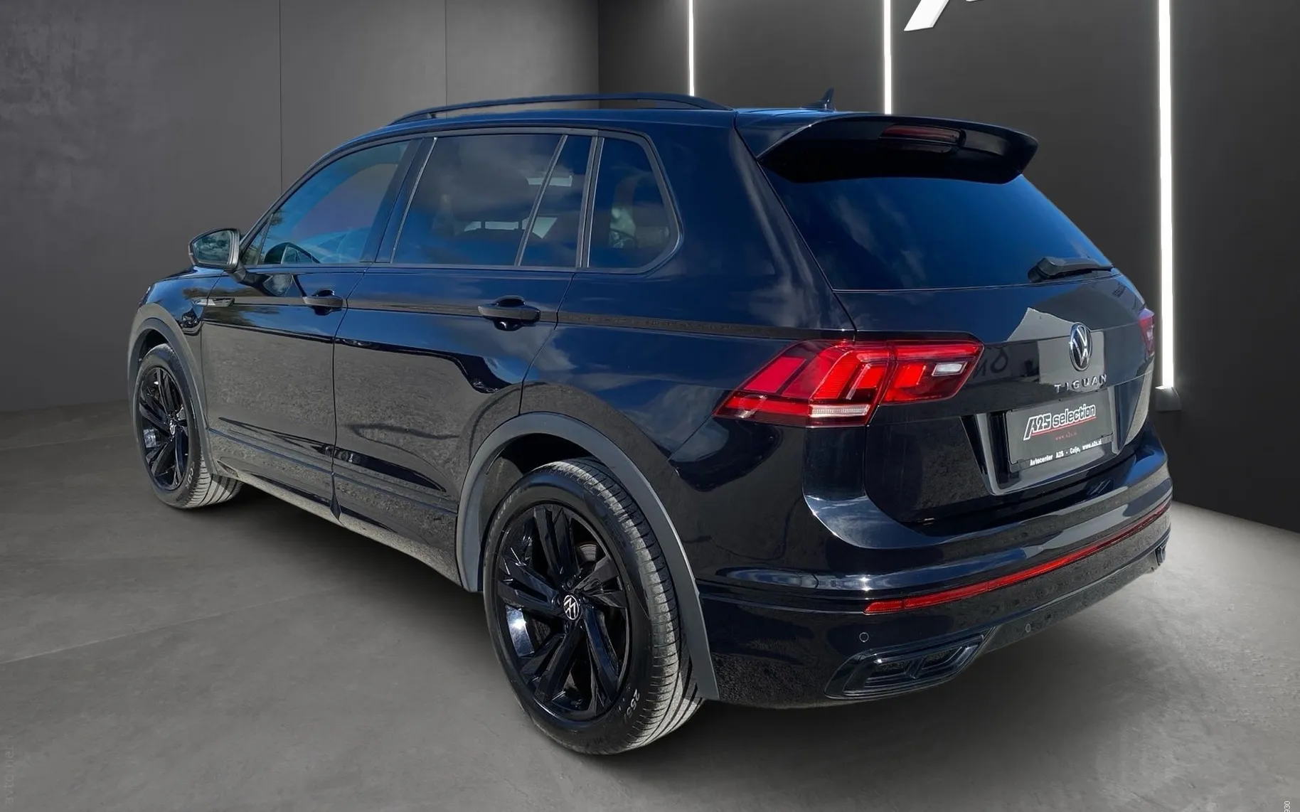 Zunanja slika - Volkswagen Tiguan - 2.0 TDI DSG R-Line-Black Style-Matrix-Vl.kljuka - 4