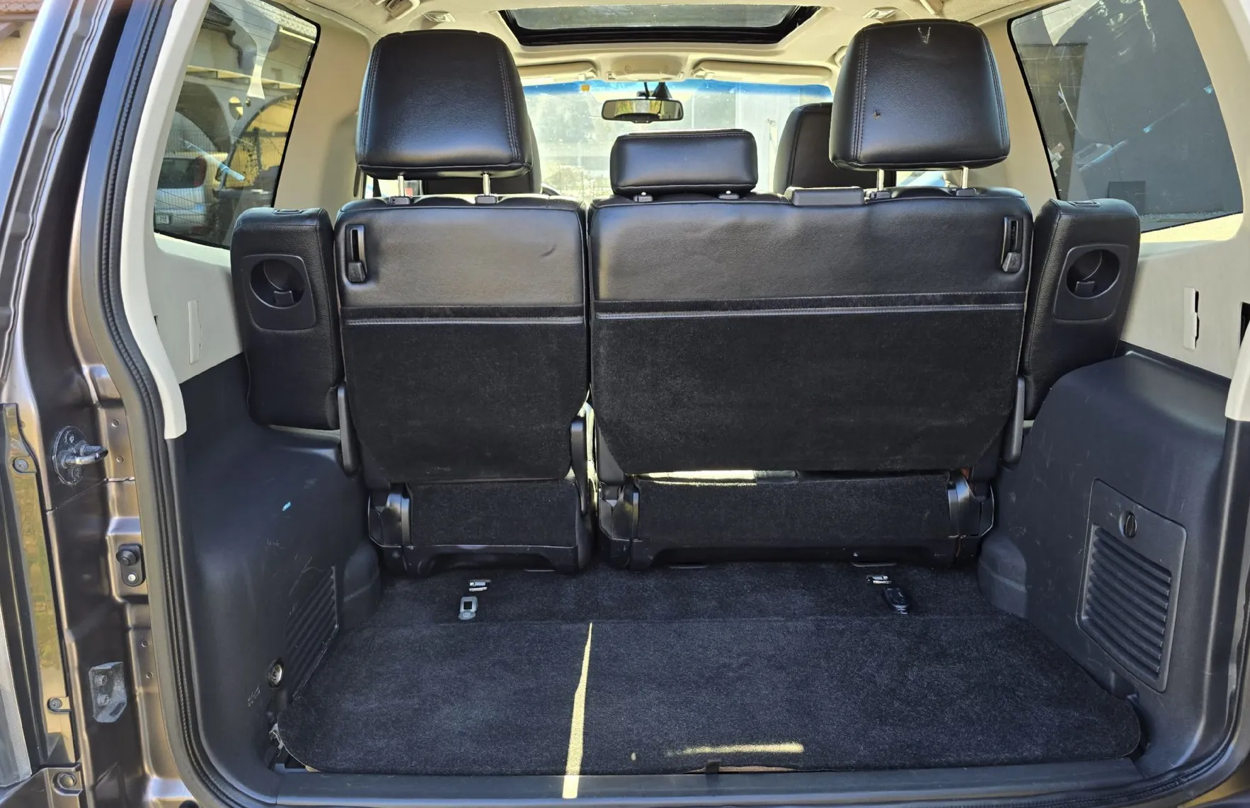 Zunanja slika - Mitsubishi Pajero - 3.2 DI-D A T 3 VRATA ODLIČEN - 20