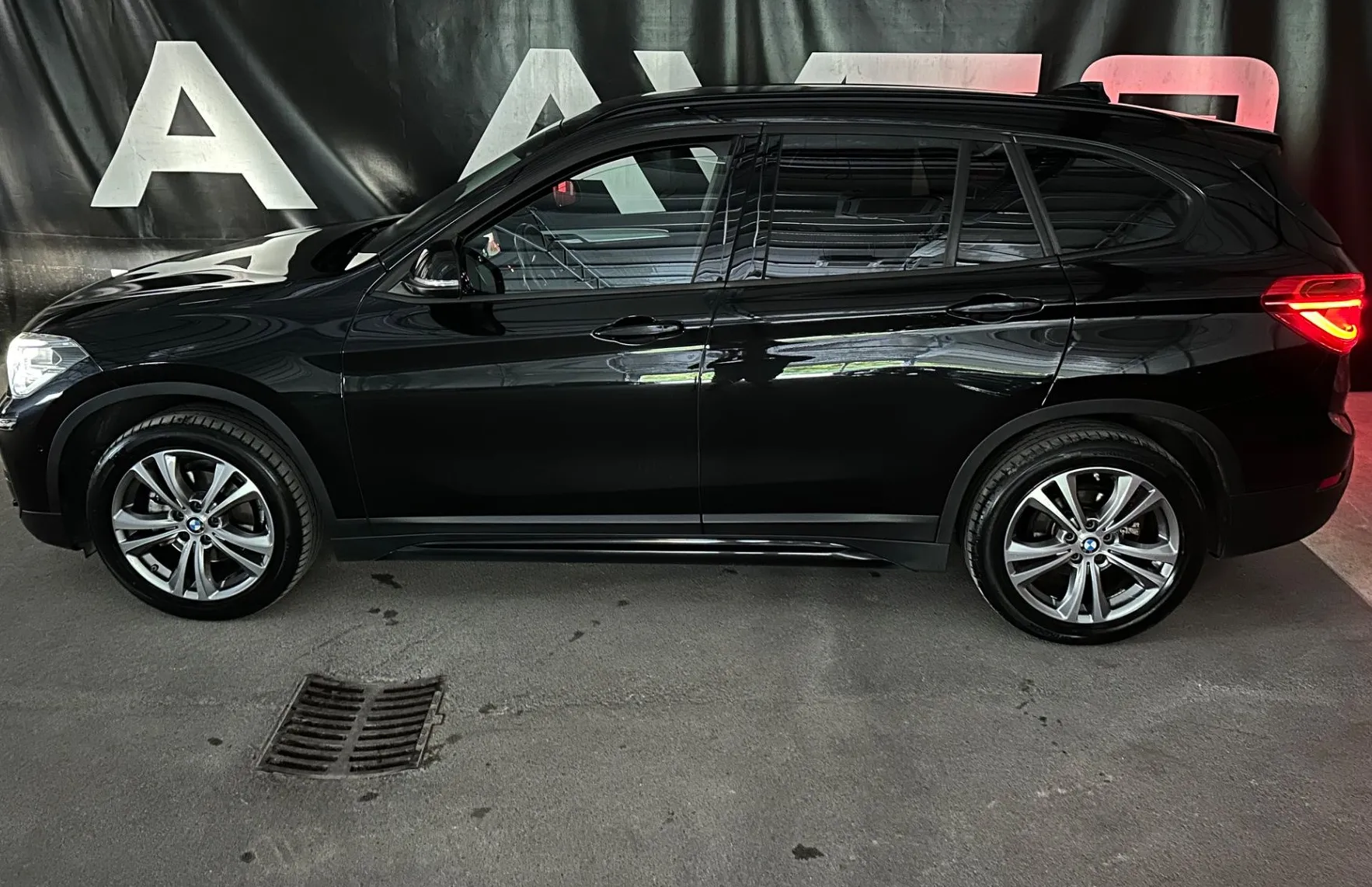 Zunanja slika - BMW X1 - serija : xDrive18d Sport Line-LED-KEYLESS-HUD-NAVI-VK... - 4
