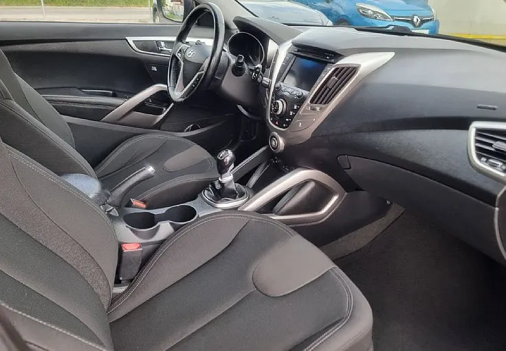 Zunanja slika - Hyundai Veloster - 1.6 GDI - HITRI KREDIT BREZ POLOGA - ODLIČEN - 9