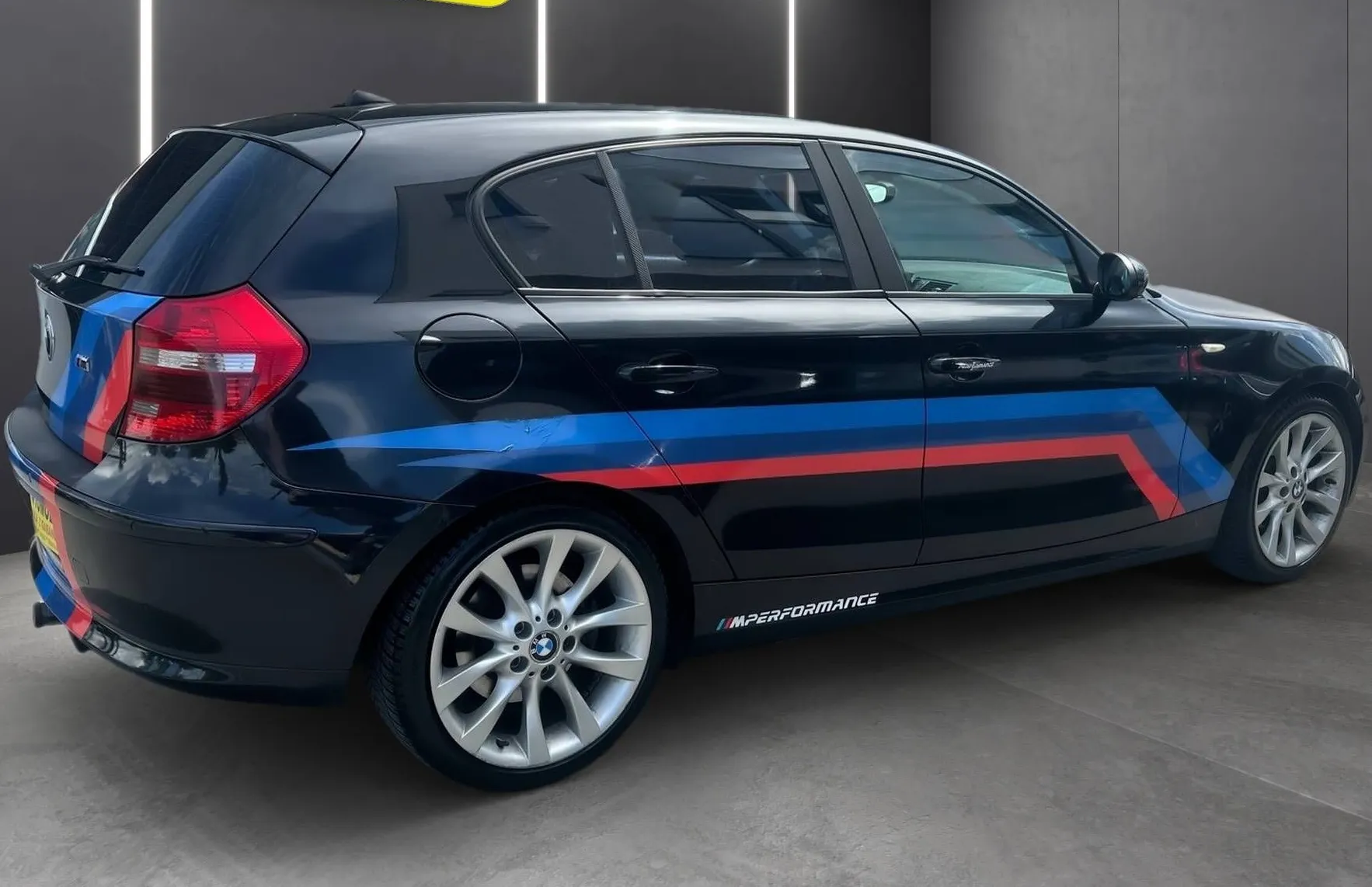 Zunanja slika - BMW Serija 1 - : 118d OPRAVLJEN VELIK SERVIS MOŽNOST BREZ POLOGA - 9