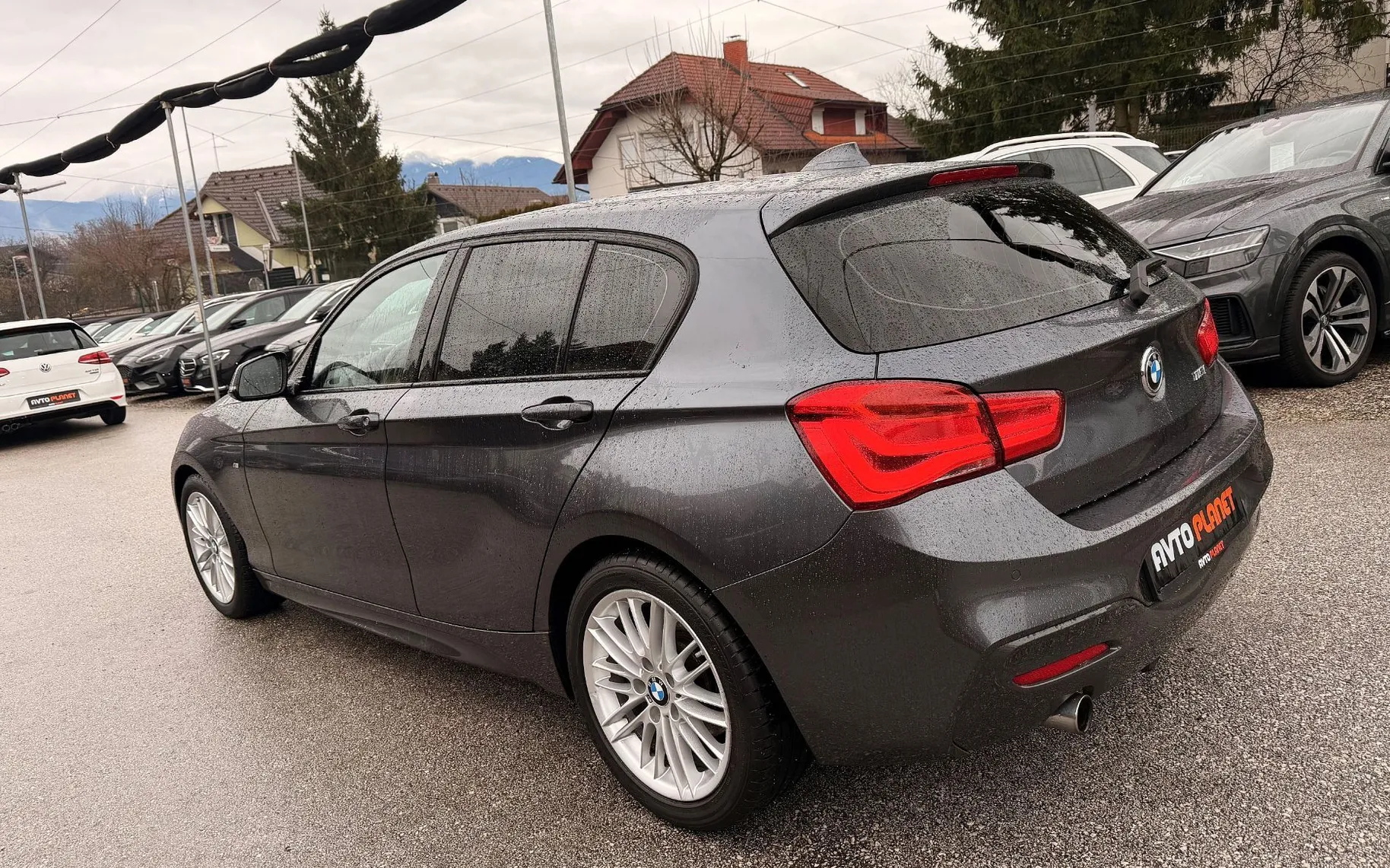 Zunanja slika - BMW Serija 1 - : 118i M Sport Shadow 1.LASTNIK FULL LED ALU17 - 1