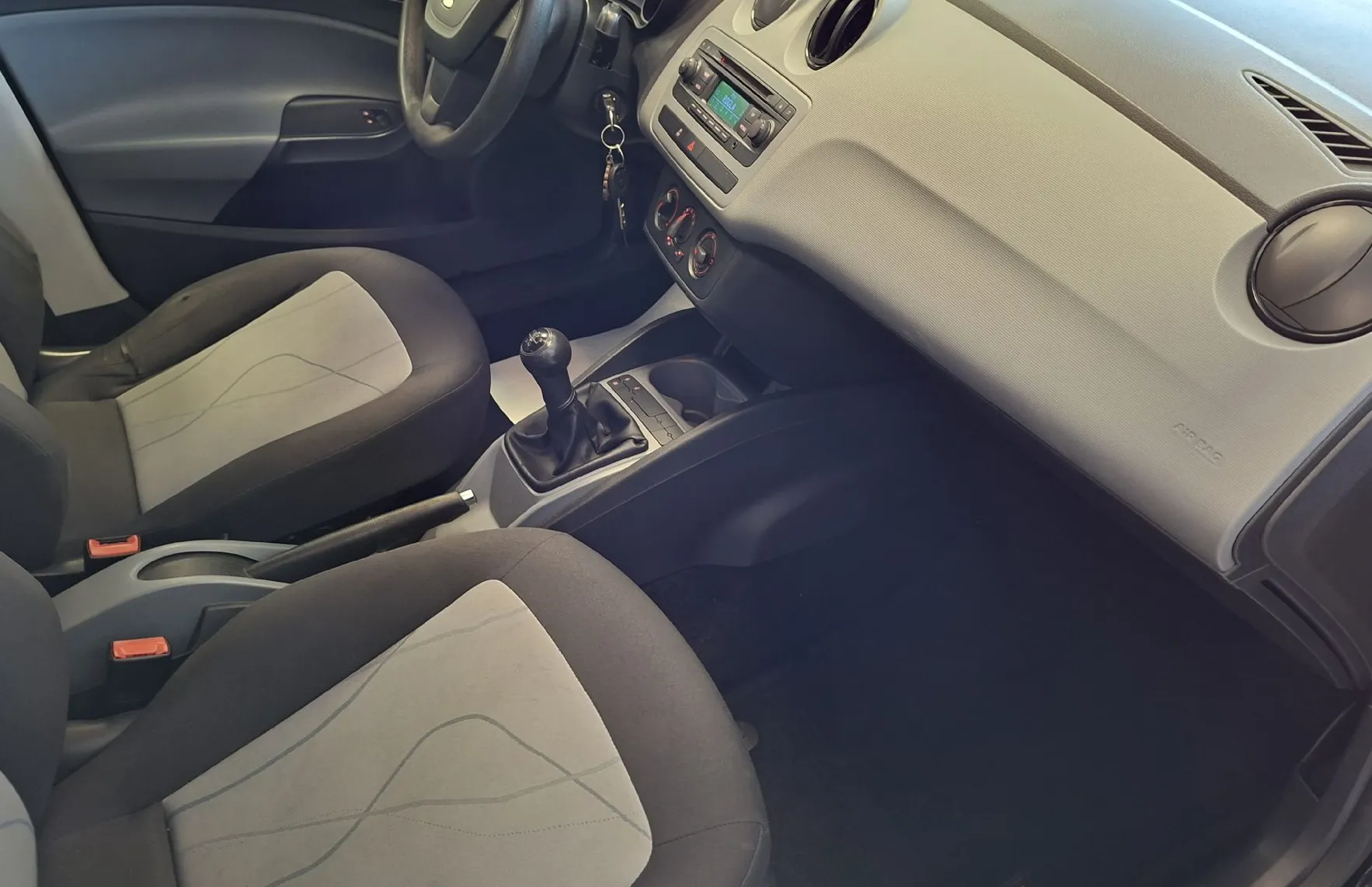 Zunanja slika - Seat Ibiza - 1.4 16V Style-HITRI KREDIT-ODLIČEN- - 9
