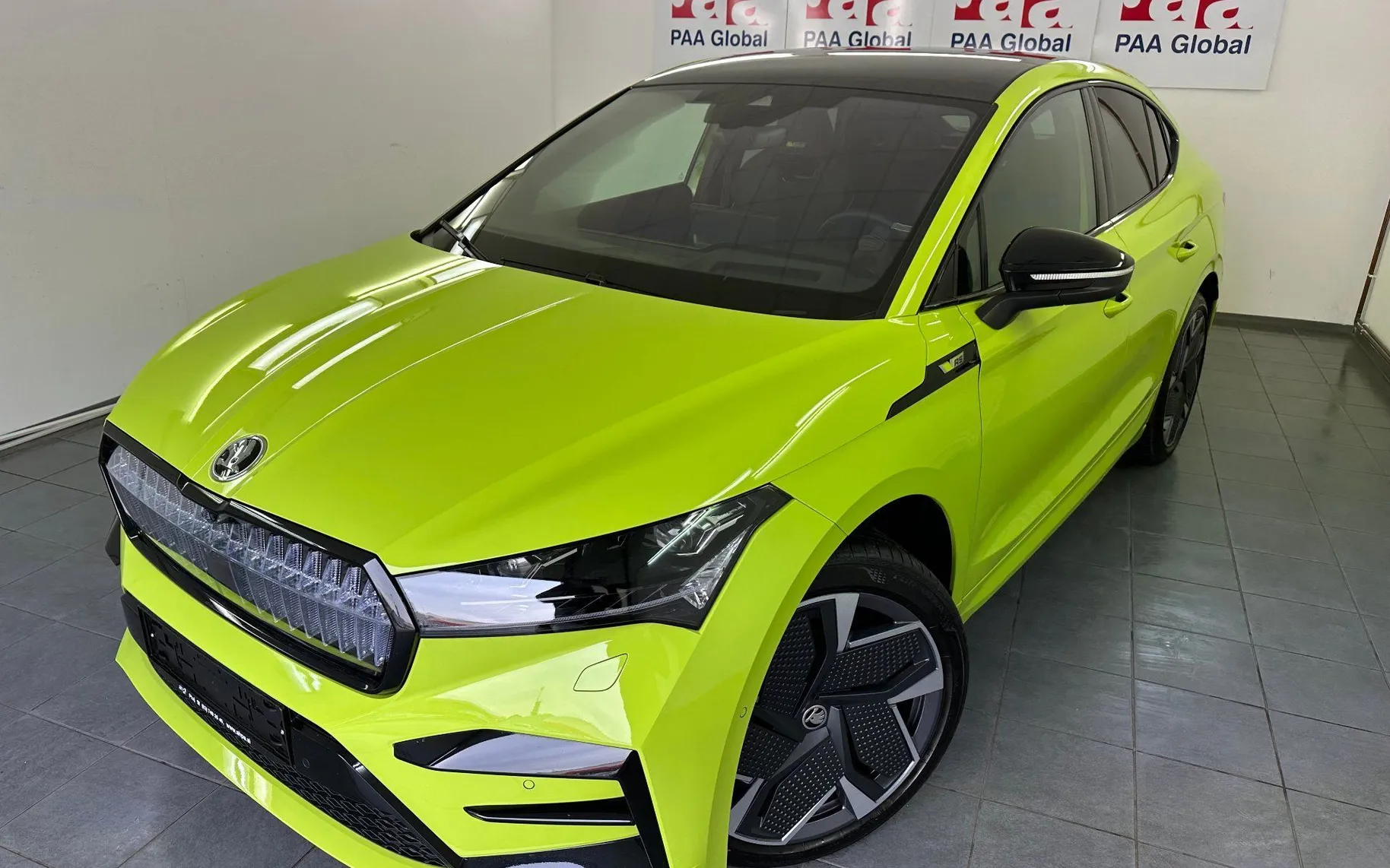 Zunanja slika - Škoda Enyaq - RS 220 KW.KAMERA.ACC.4X4.NAVI.LED.KLJUKA.45.000 KM - 1