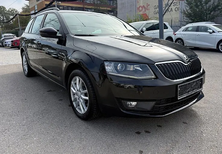 Zunanja slika - Škoda Octavia - Combi 1.6 TDI Ambition DSG - XENON - NAVI - PDC - - 3