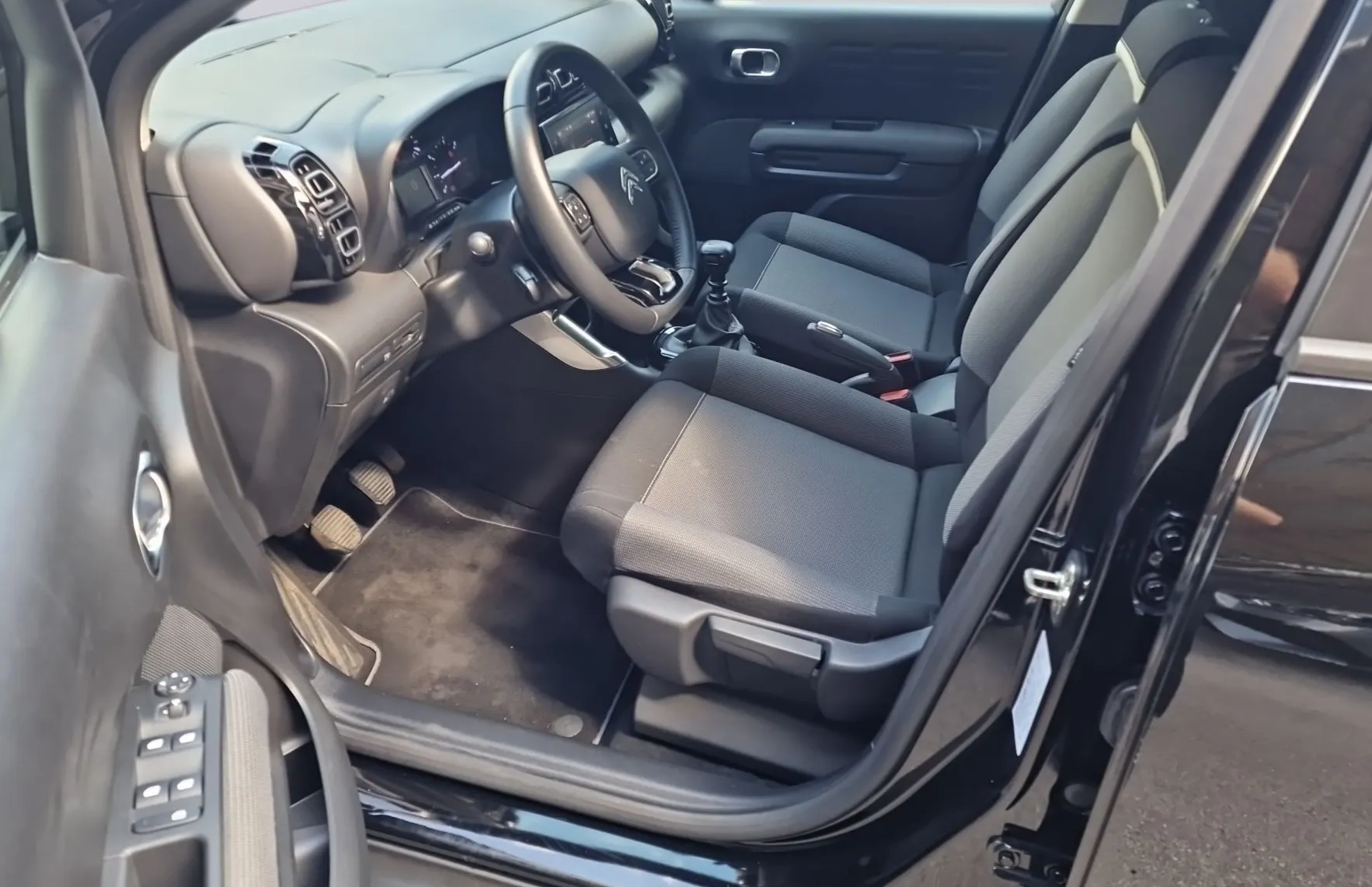 Zunanja slika - Citroën C3 Aircross - 1.2 PureTech 110 C-Series - 7