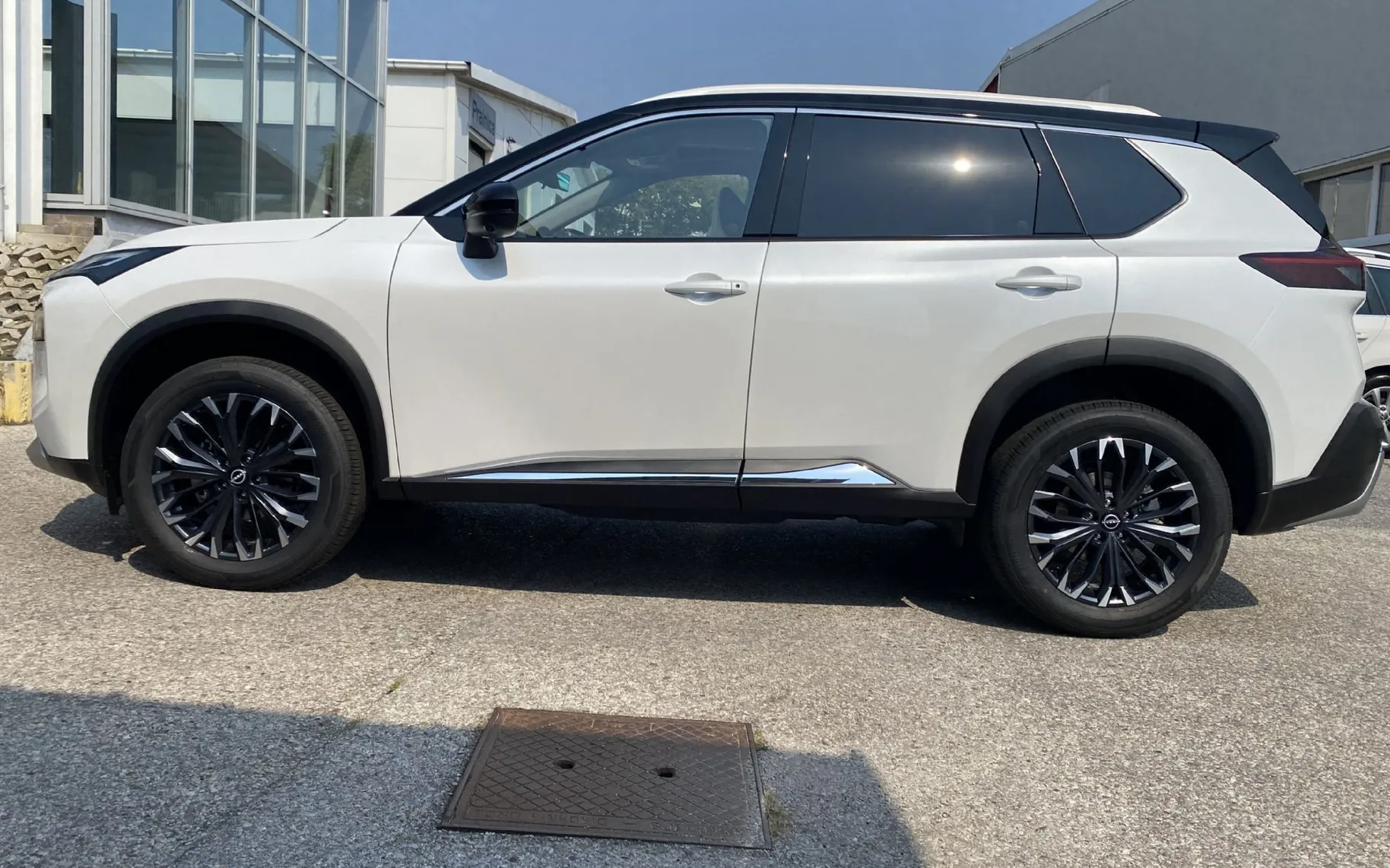 Zunanja slika - Nissan X-Trail - 1.5 HEV E-4ORCE 213 TEKNA 4WD - 17