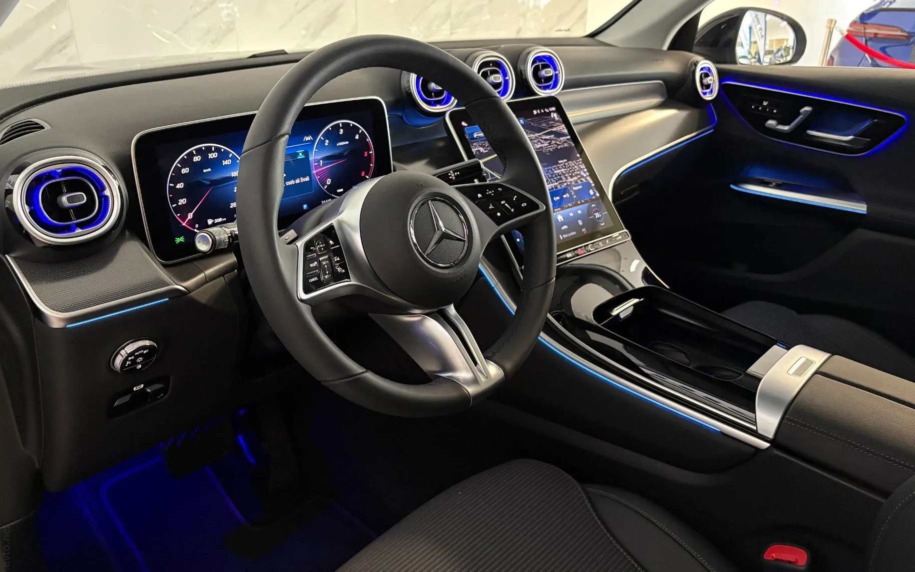 Notranja slika - Mercedes-Benz GLC-Razred - 220d Avantgarde|4Matic|ACC|Slo|Memory|360K|Gretje - 8