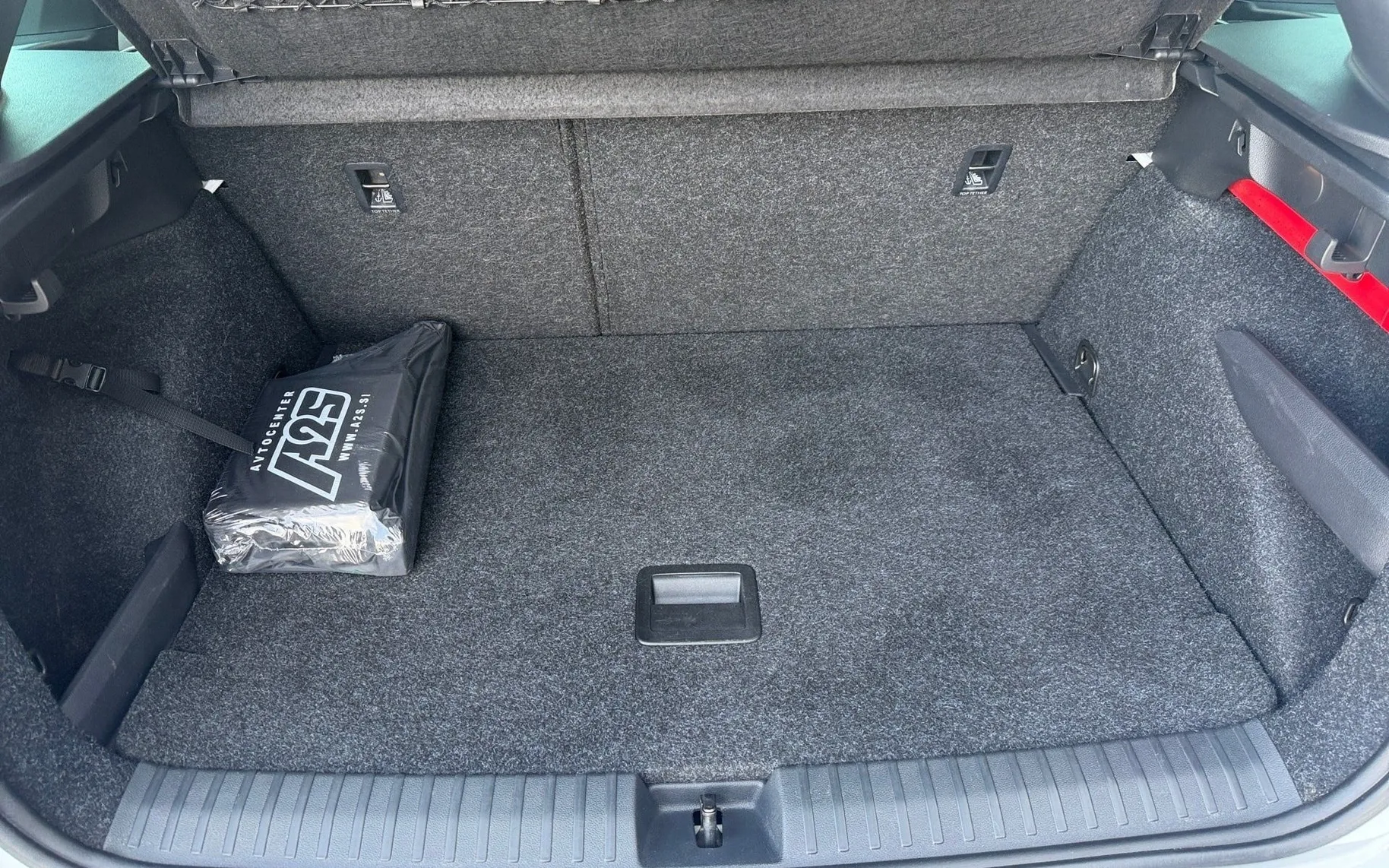 Notranja slika - Škoda Kamiq - 1.0 TSI Monte Carlo DSG-Panorama-LED-ACC-Kamera... - 12