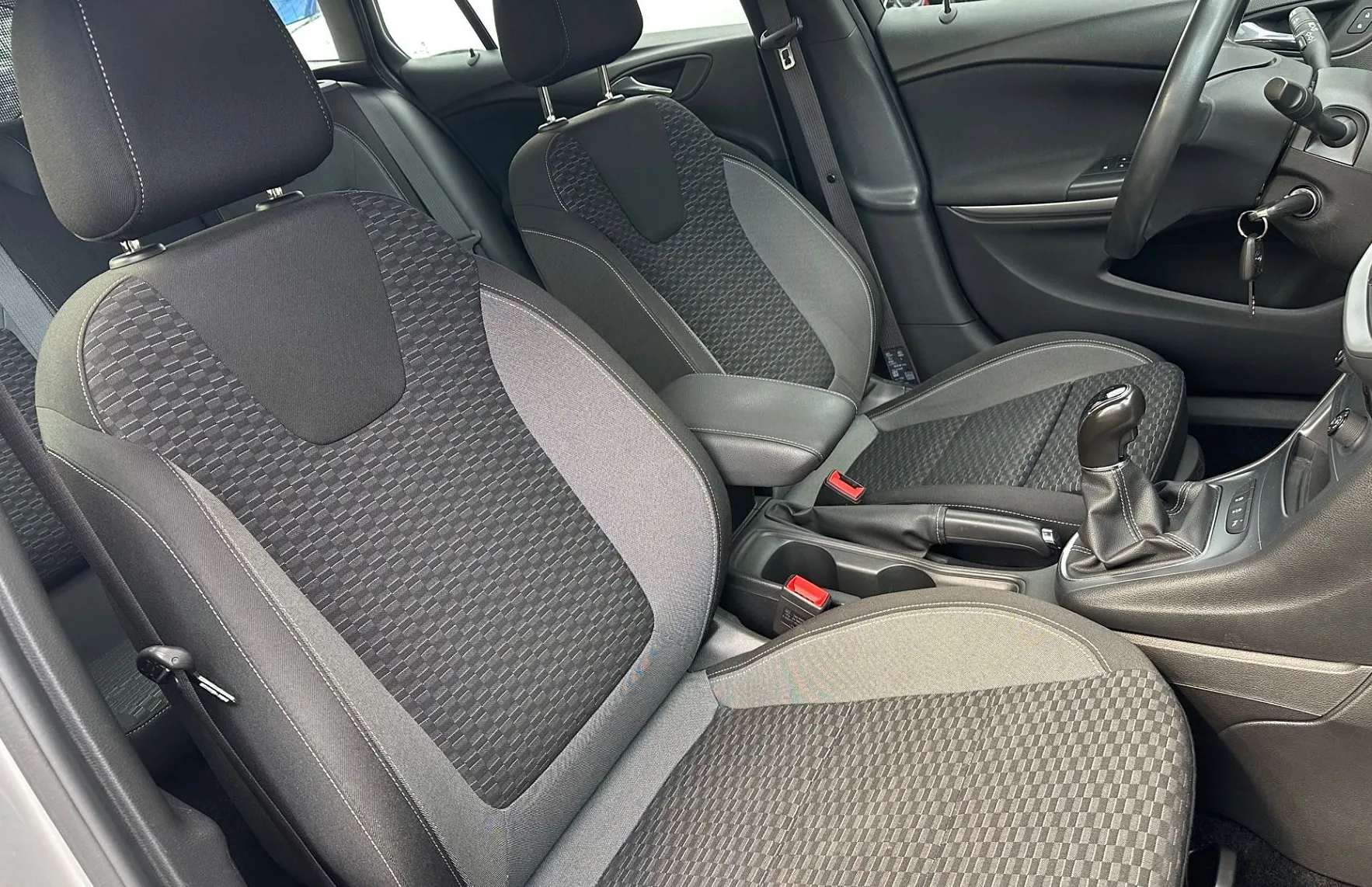 Zunanja slika - Opel Astra - Sports Tourer 1.5 D Business Elegance - 11