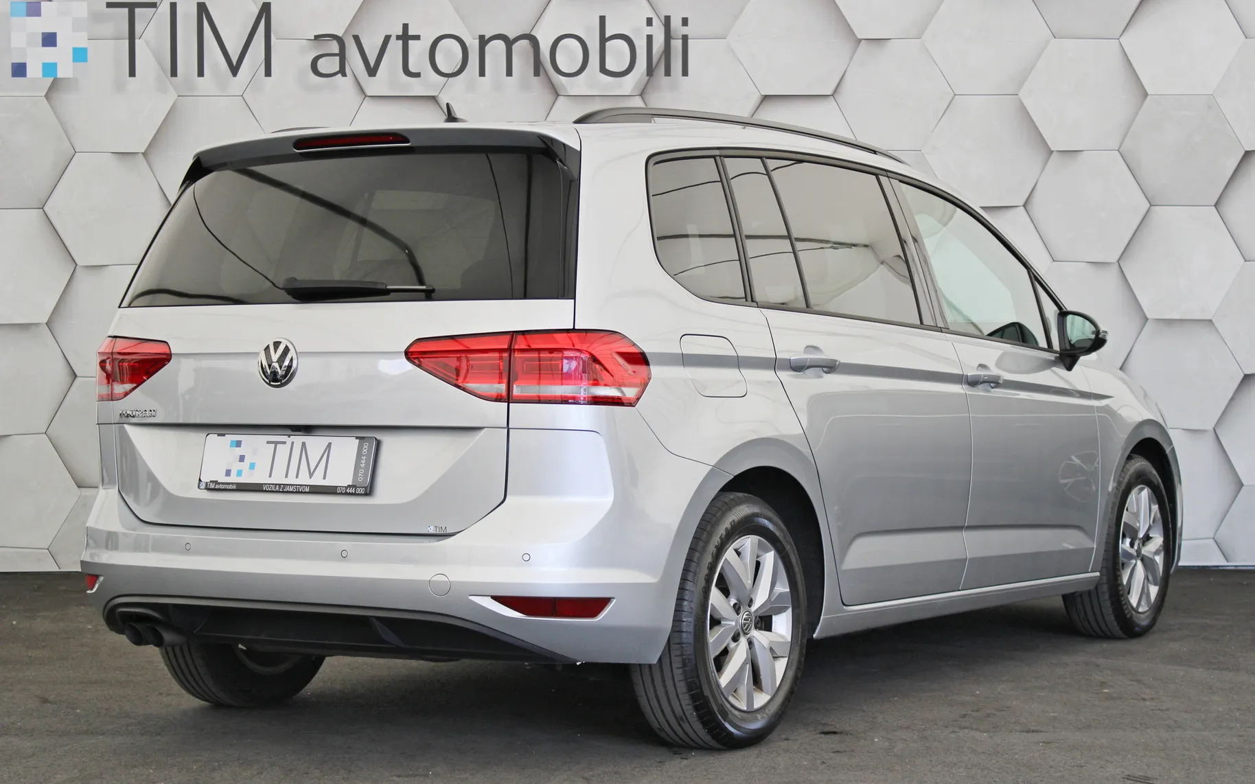Zunanja slika - Volkswagen Touran - 2.0 TDI DSG Family 150KM - 3