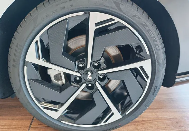 Zunanja slika - Hyundai Ioniq 6 - 239KW 4X4 IMPRESSION FULL OPTION N-LINE-PANO-VIDEO - 4