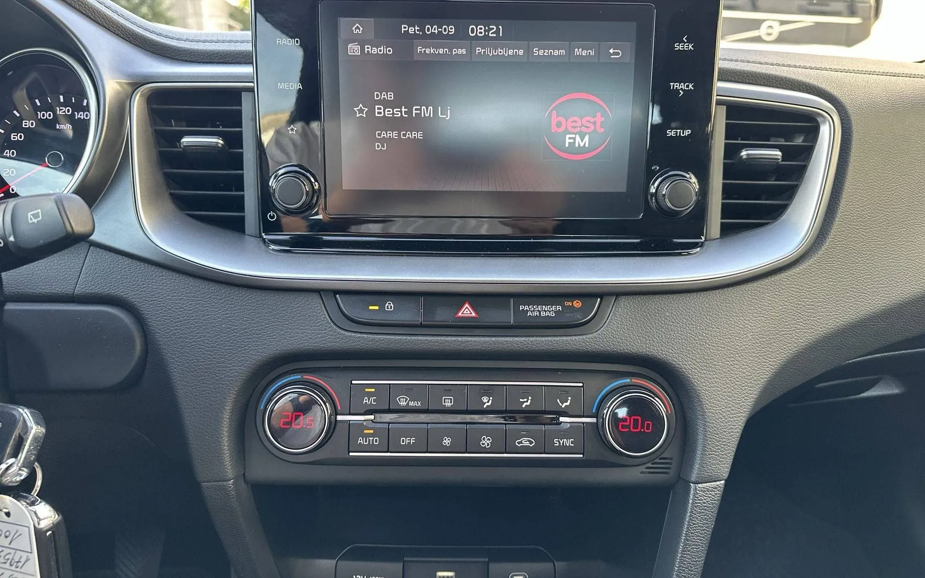 Notranja slika - KIA Ceed SW - 1.0 T-GDI LX Champion ISG - 16