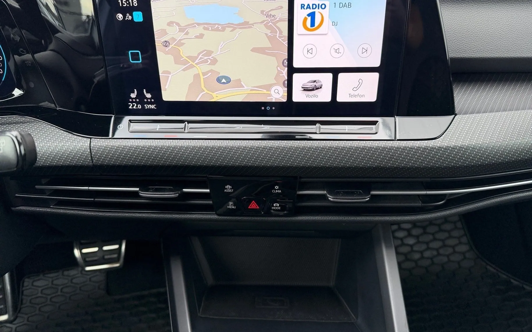 Notranja slika - Volkswagen Golf Variant - 1.5 eTSI R-Line DSG - 9