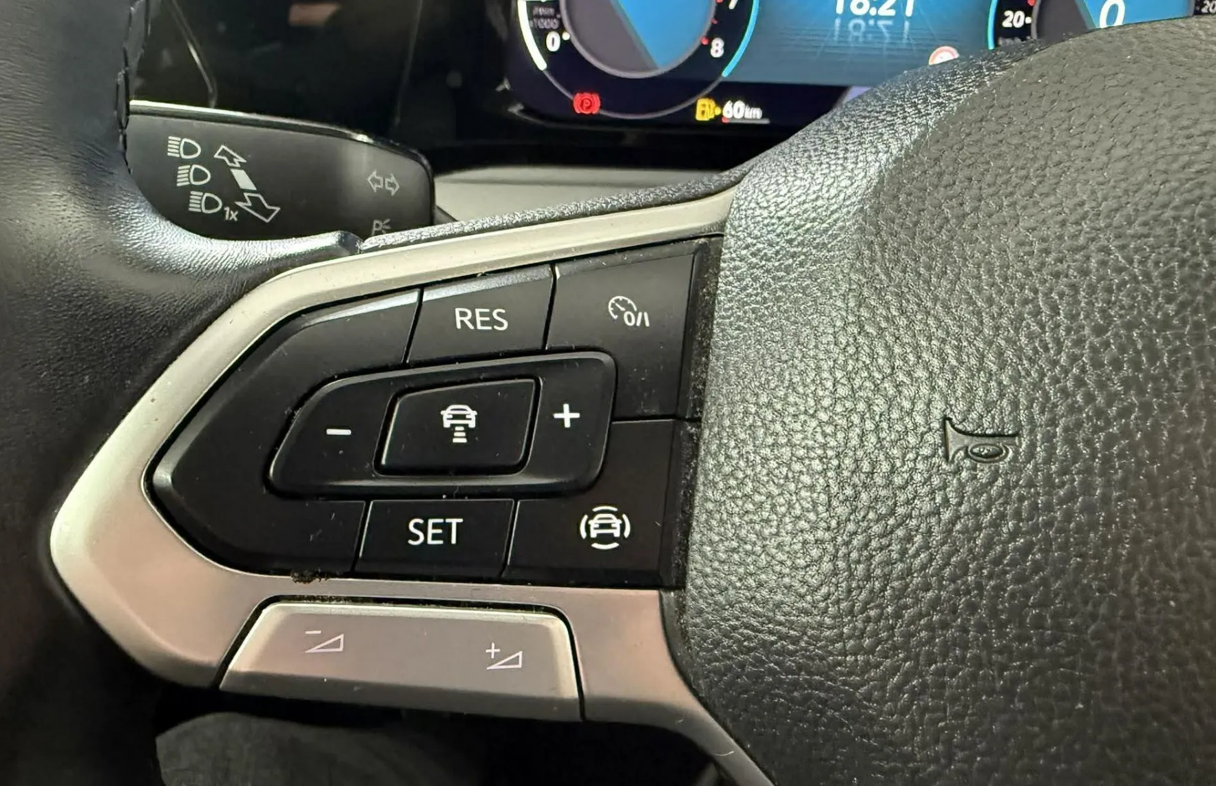 Zunanja slika - Volkswagen Golf - 1.5 TSI Life 96.KAMERA.NAVI.ACC.LED.SAMO 53.000 KM - 17