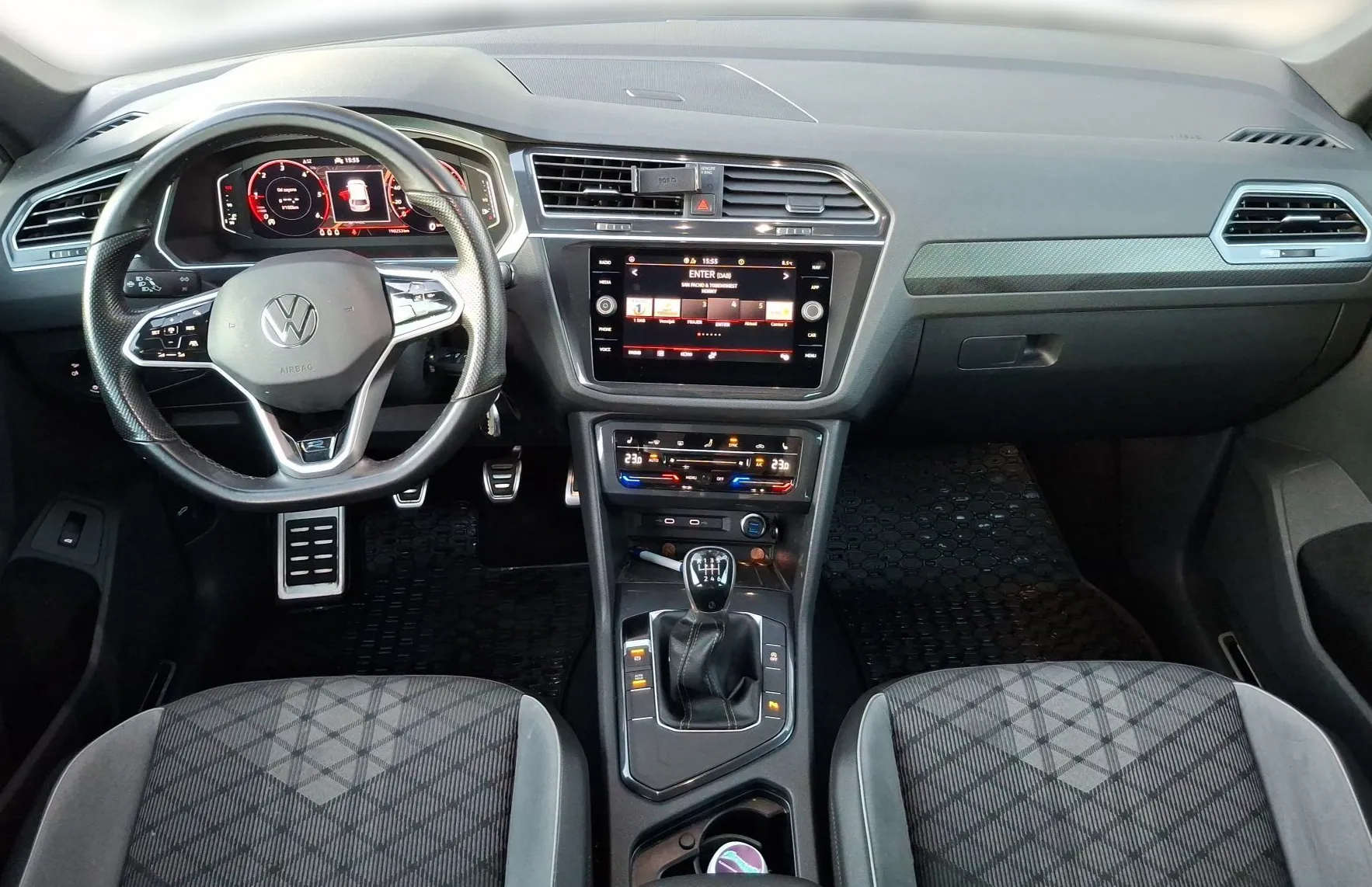 Zunanja slika - VW Tiguan - 2.0 TDI SCR BMT R-Line 110kW - 10