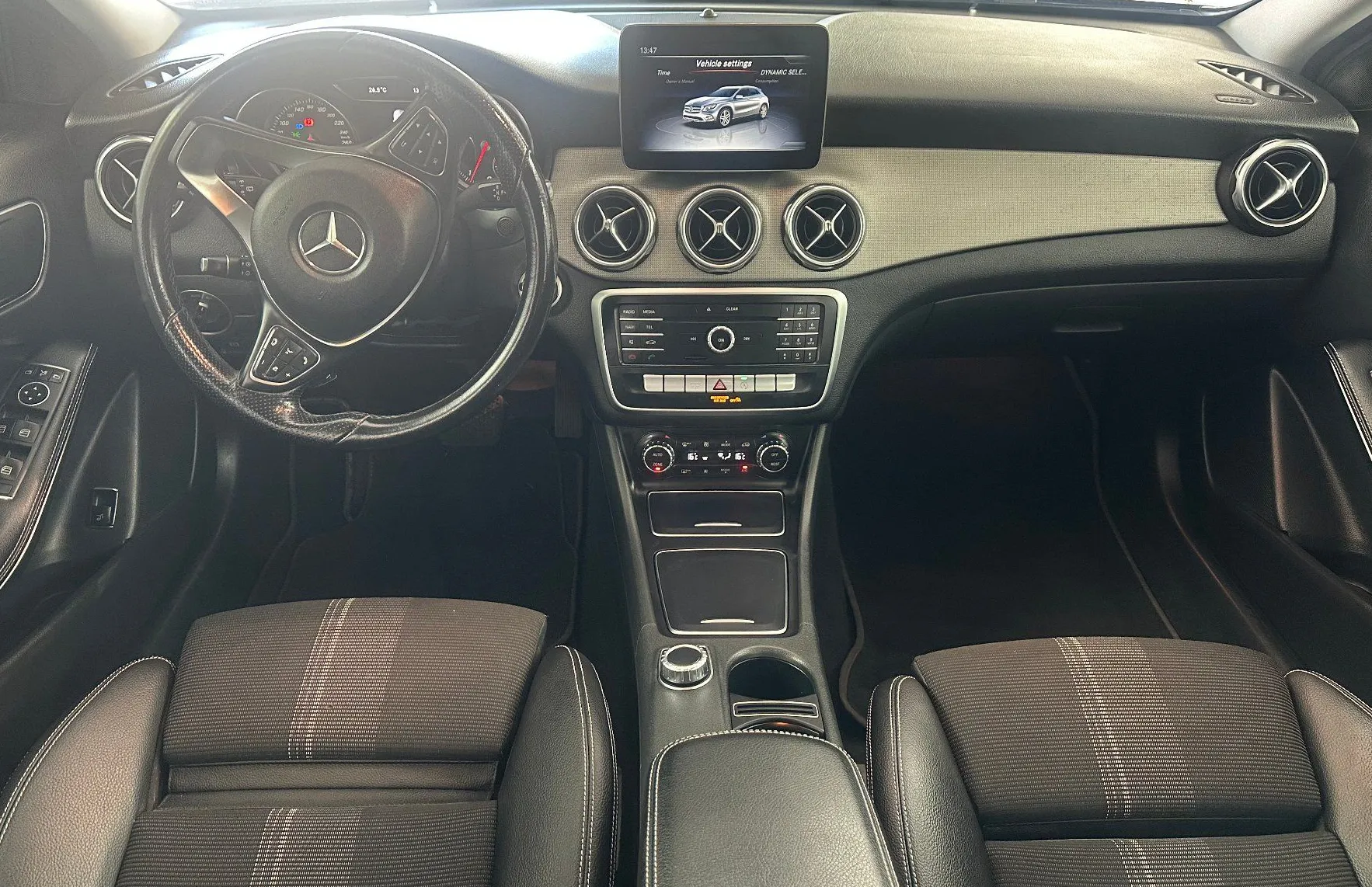 Zunanja slika - Mercedes-Benz GLA-Razred - GLA 180 Avt.KAMERA.USNJE.LED.NAVI. - 14