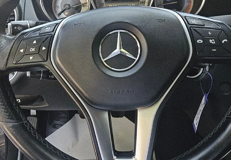 Zunanja slika - Mercedes-Benz C-Razred - 220 CDI 170ks °AVANTGARDE° °XENON° °2x PDC° - 10