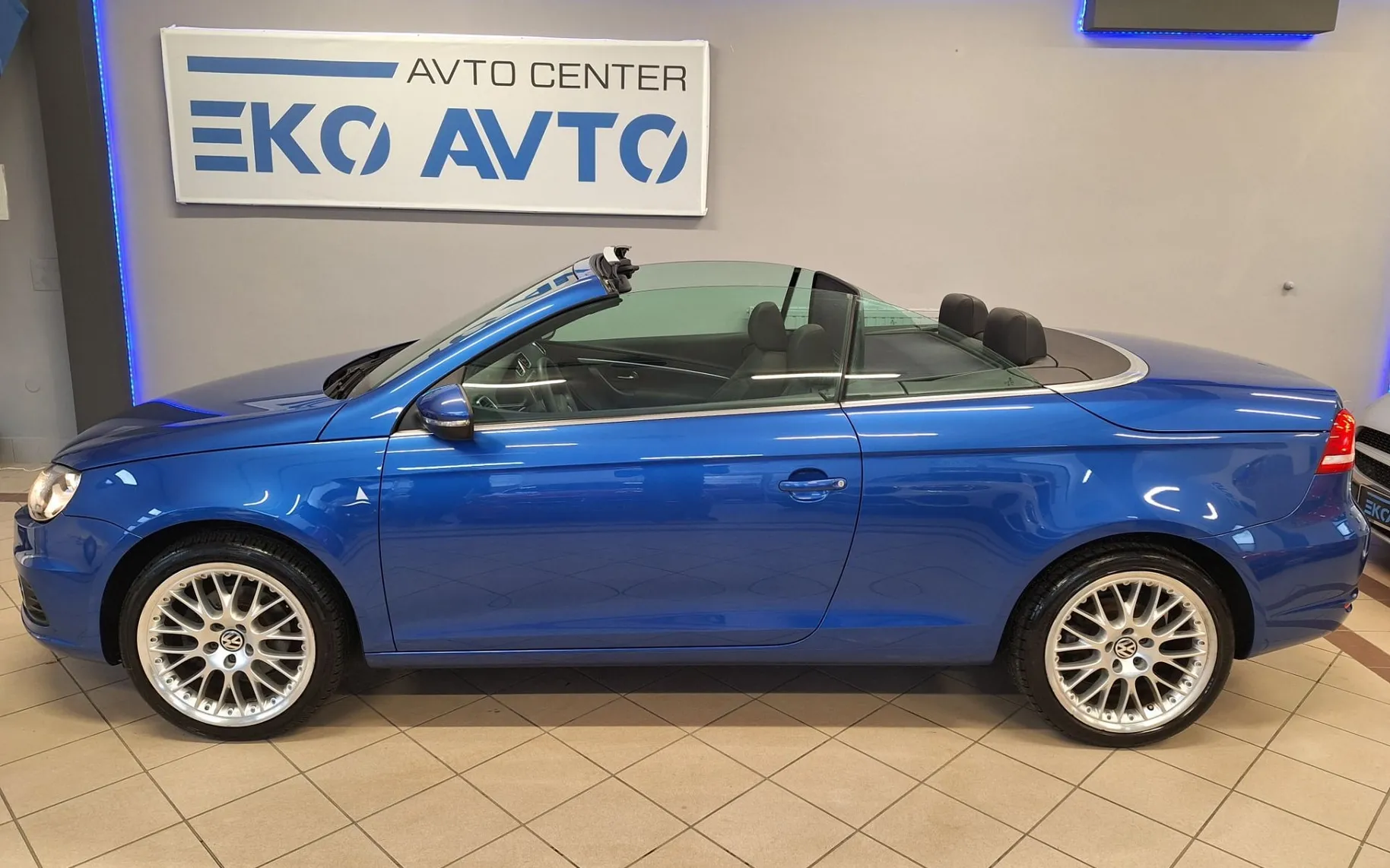 Notranja slika - Volkswagen Eos - 1.4 TSI 1 LASTNIK-ALU-PDC-GRETJE SEDEŽEV-TEMP.-... - 12