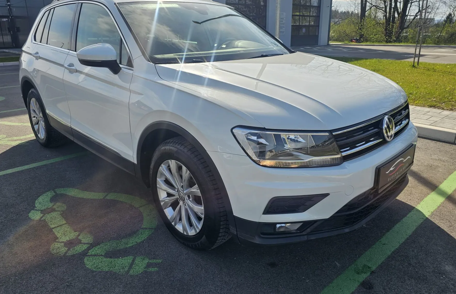 Zunanja slika - Volkswagen Tiguan - 2.0 TDI 150 DSG |navi|alu|PDC|aktivni temp|Asiss| - 3