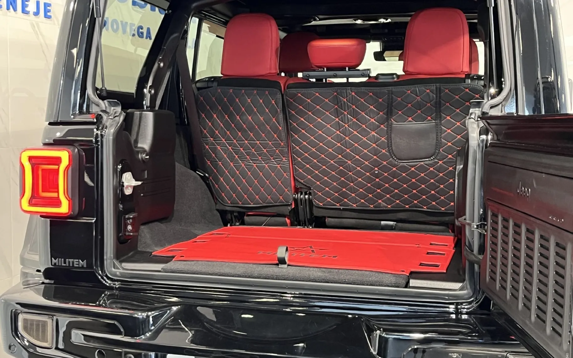 Notranja slika - Jeep Wrangler - V6 Militem... - 8