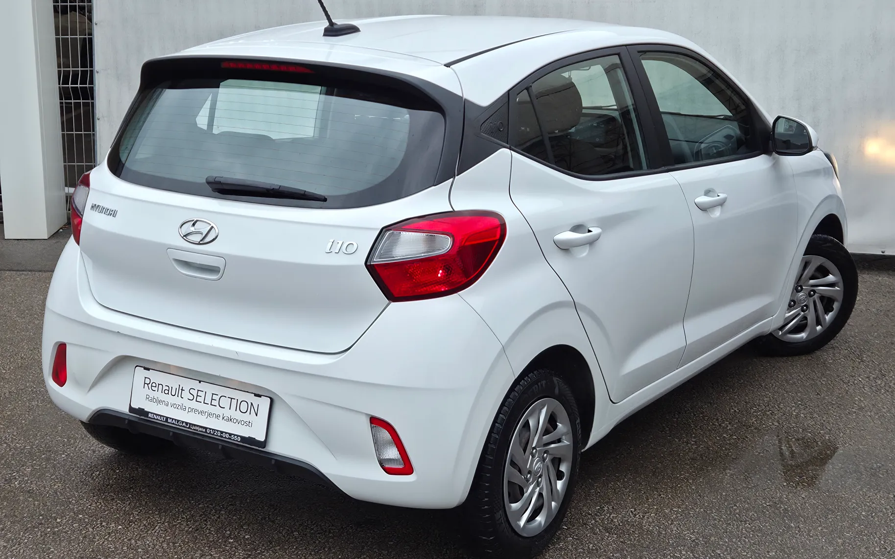 Zunanja slika - Hyundai i10 - 1.0 Style KLIMA-1.LASTNIK-TOUCH SCREEN-LANE ASSIST - 6