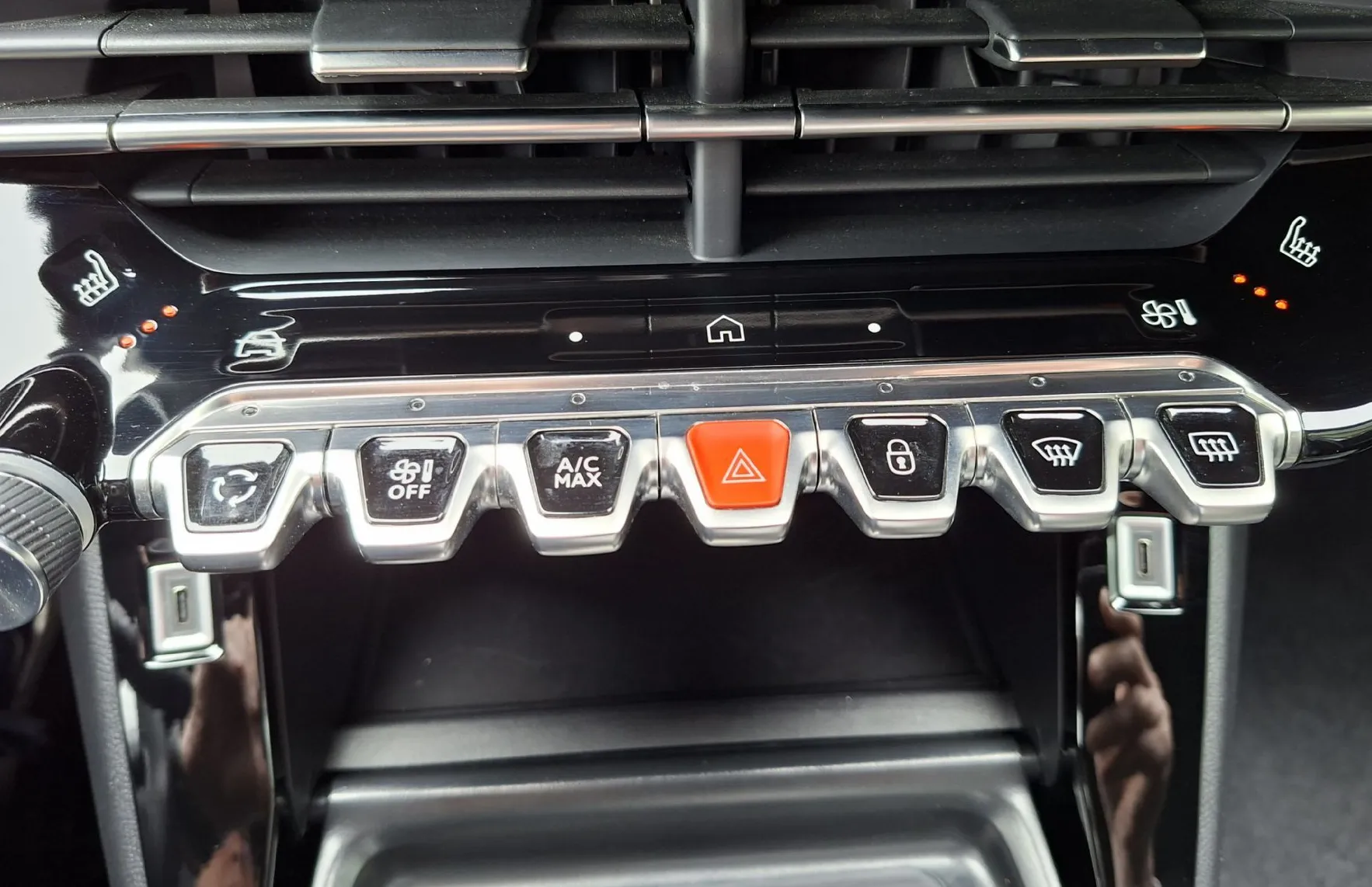 Zunanja slika - Peugeot 2008 - ALLURE 1.2 PURE TECH 130 EAT8 - 10