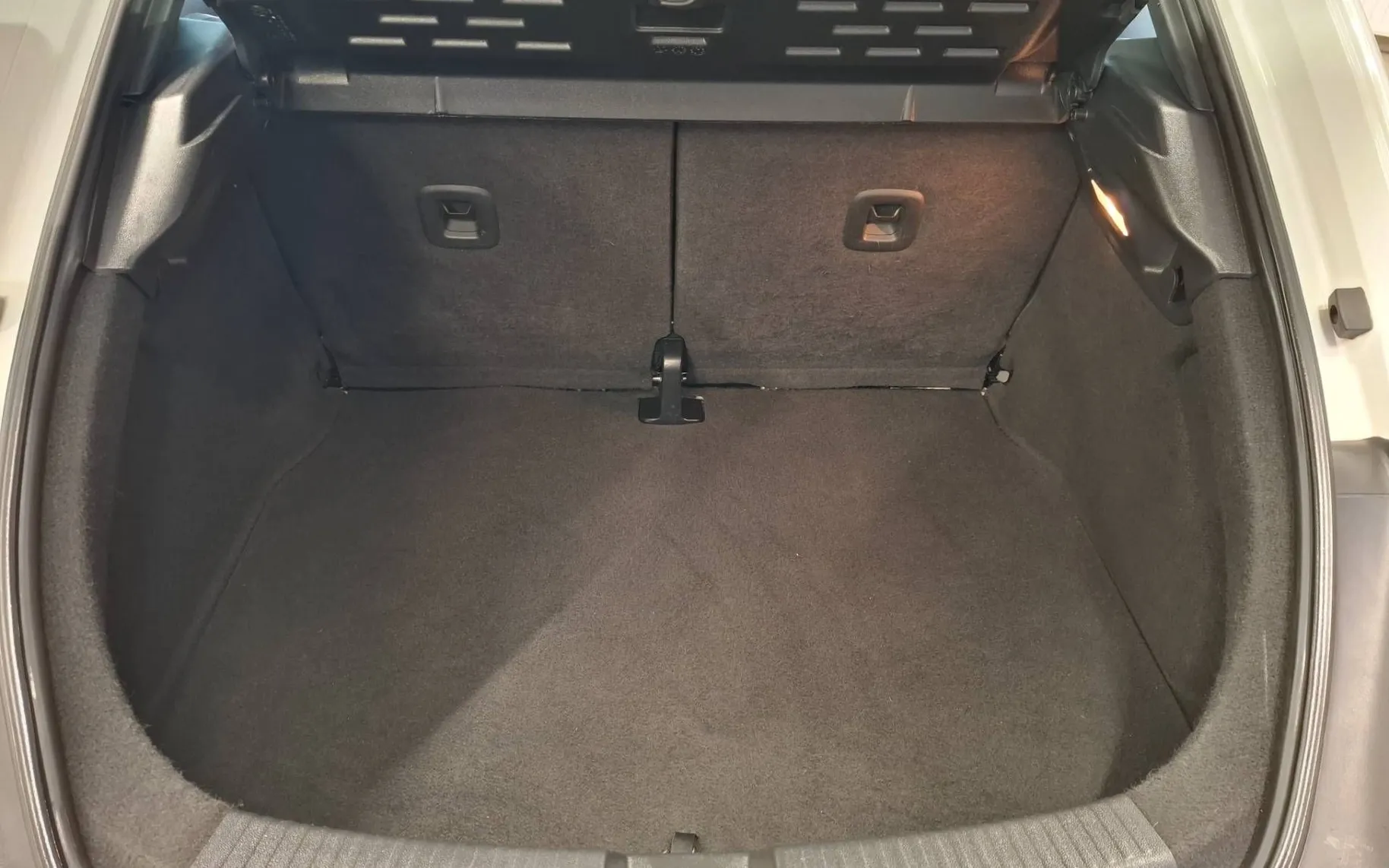 Notranja slika - Volkswagen Beetle - 1.2 TSI Design PANORAMA-GRETJE SEDEŽEV-ALU-TEMP - 7