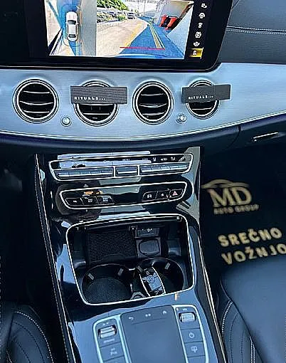 Zunanja slika - Mercedes-Benz E-Razred - E 300 de AMG-PANO-360KAMERA-RADAR-MEMORY-BURMESTER - 12