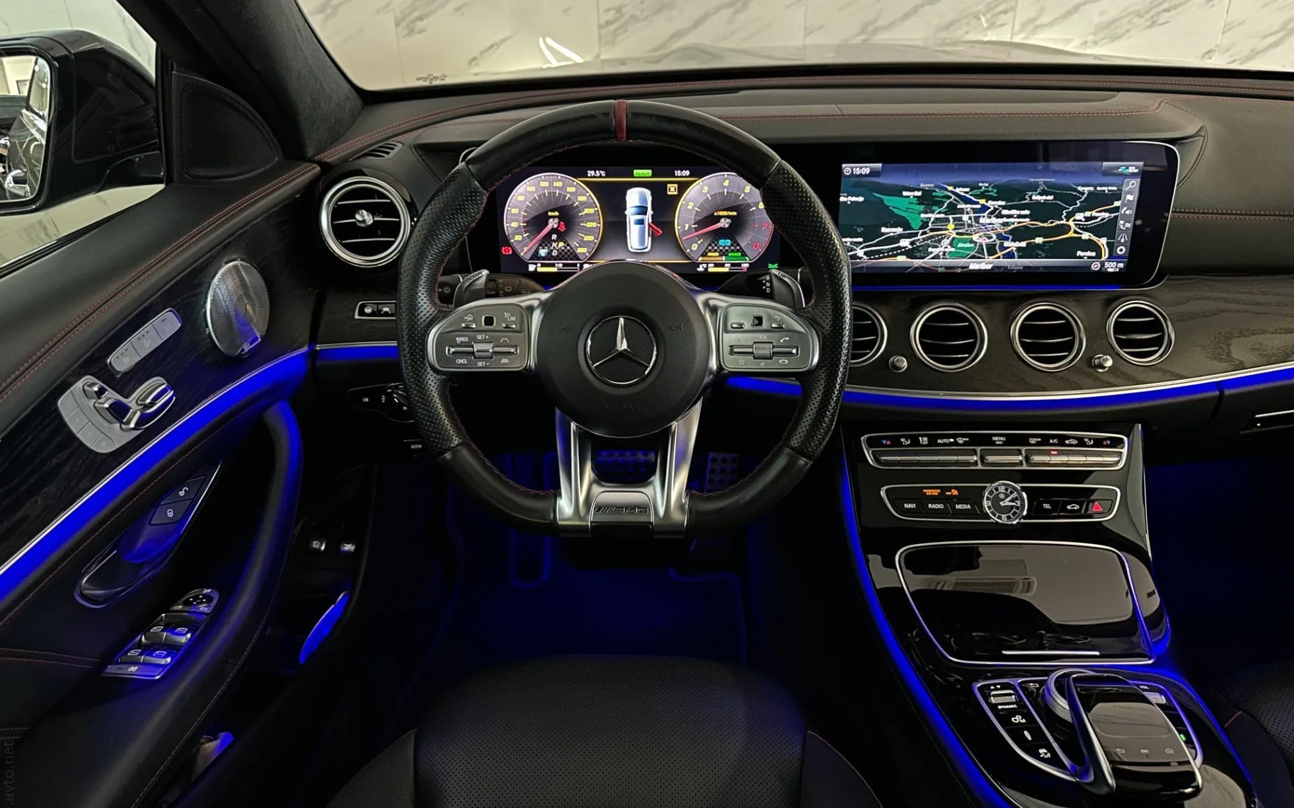 Notranja slika - Mercedes-Benz E-Razred - AMG 53 4MATIC+ T |Pano|Zračno|HUD|ACC|Kljuka|Hlaj. - 10