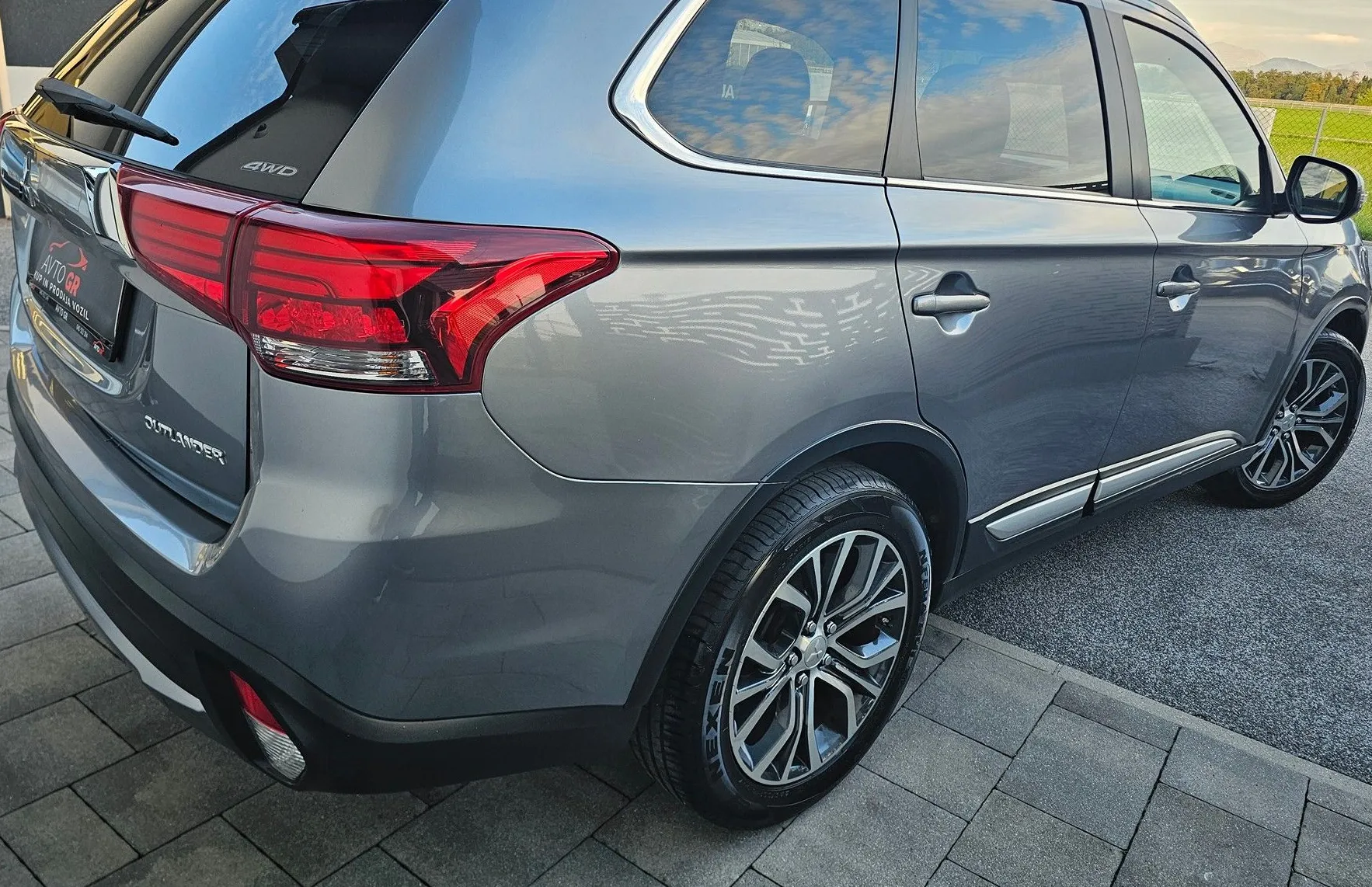 Zunanja slika - Mitsubishi Outlander - 4WD 2.2 DI-D Intense+Le 149.000km-7Sedežov-Odličen - 12
